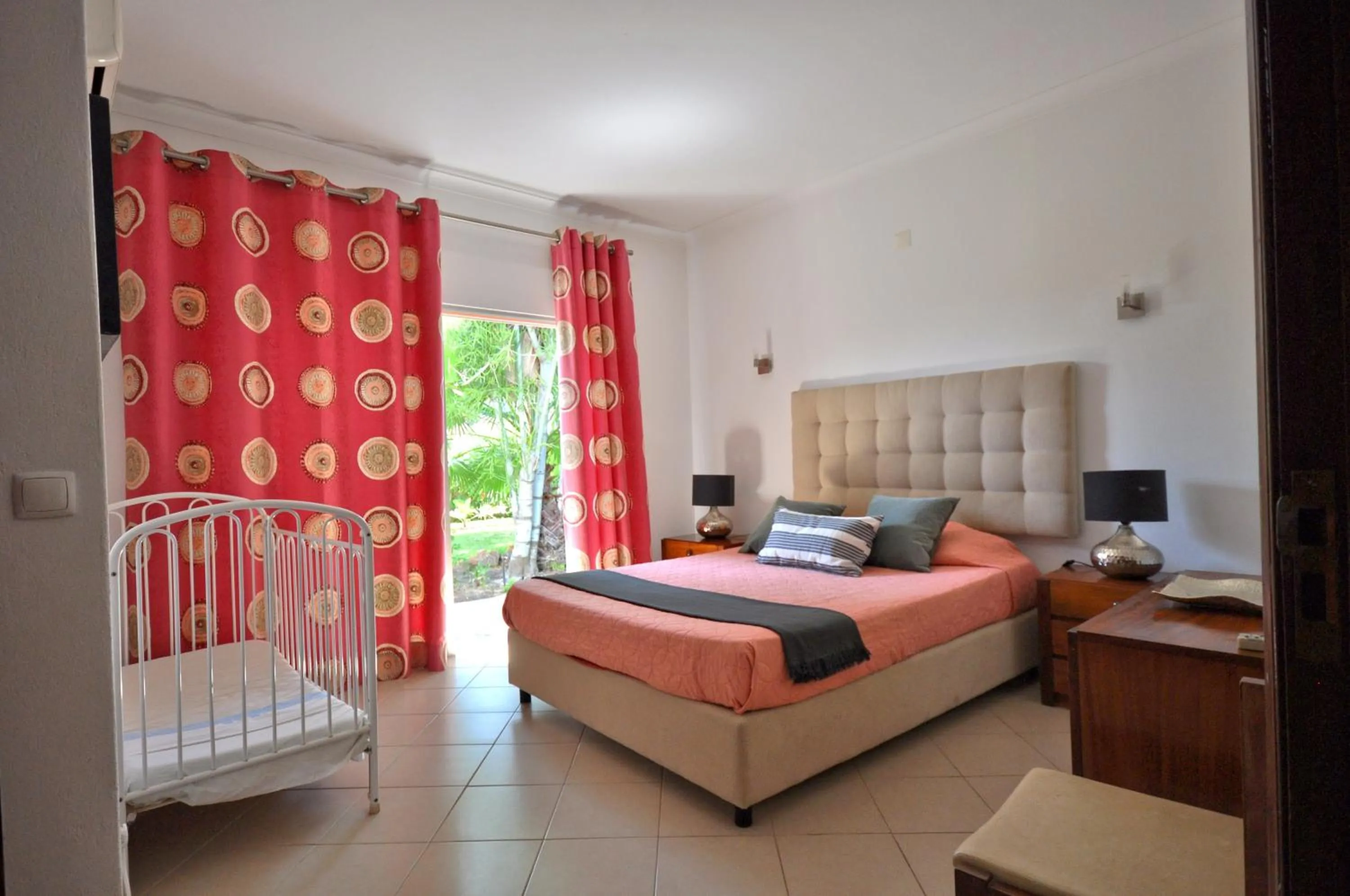 Bed in Delightful single-storey villa, private pool, free air conditioning and wifi