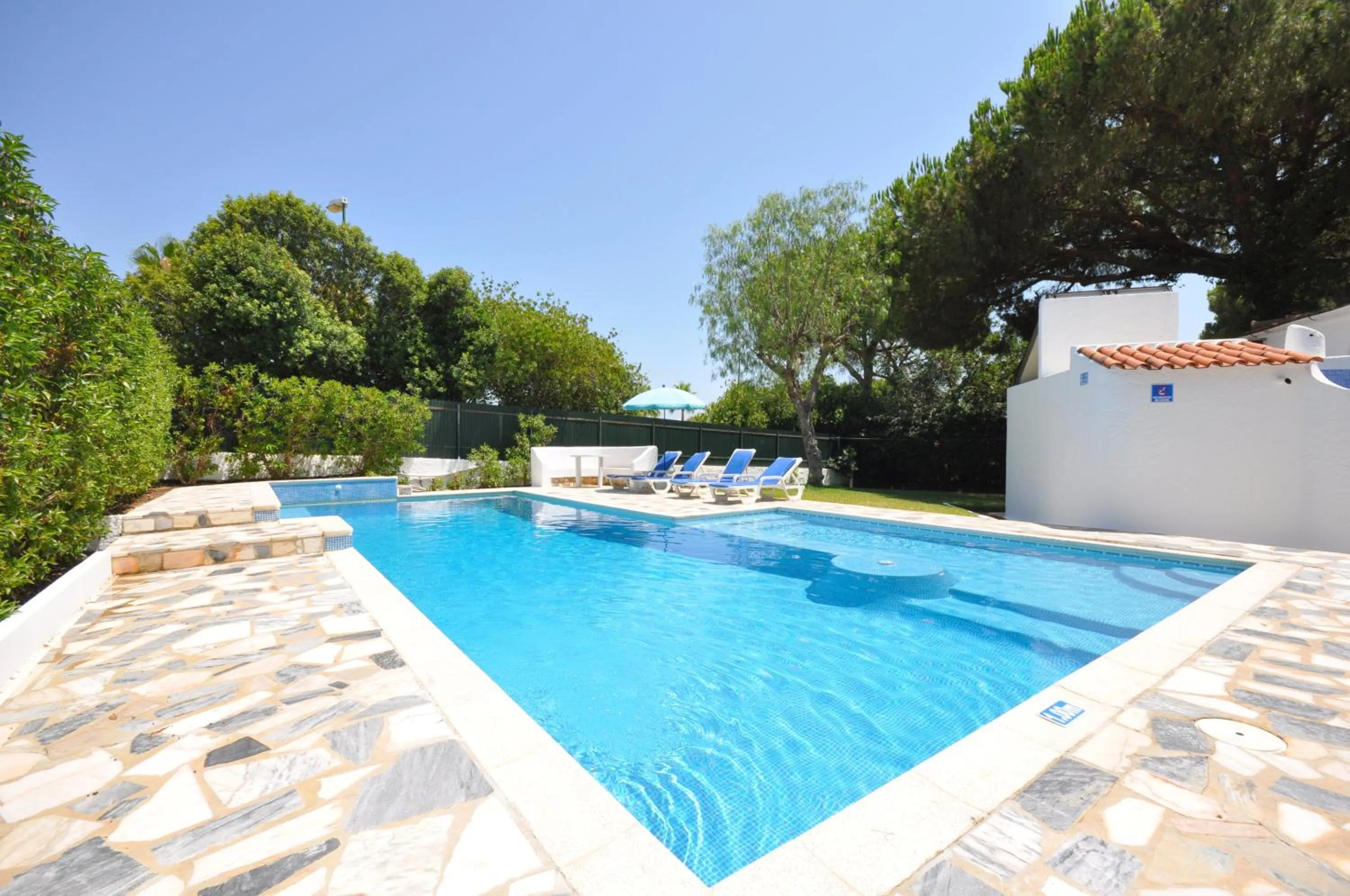 Delightful single-storey villa, private pool, free air conditioning and wifi