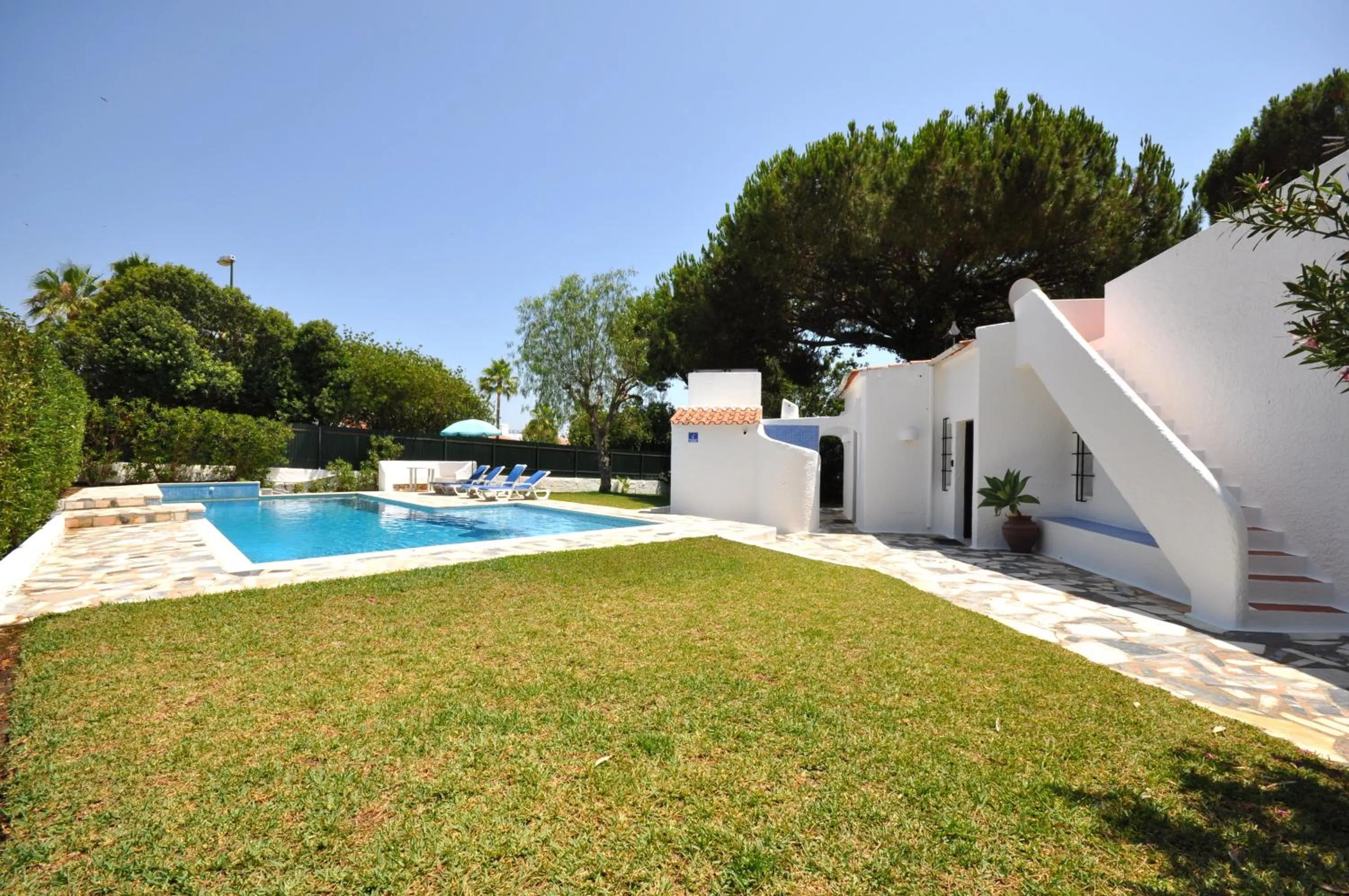 Delightful single-storey villa, private pool, free air conditioning and wifi