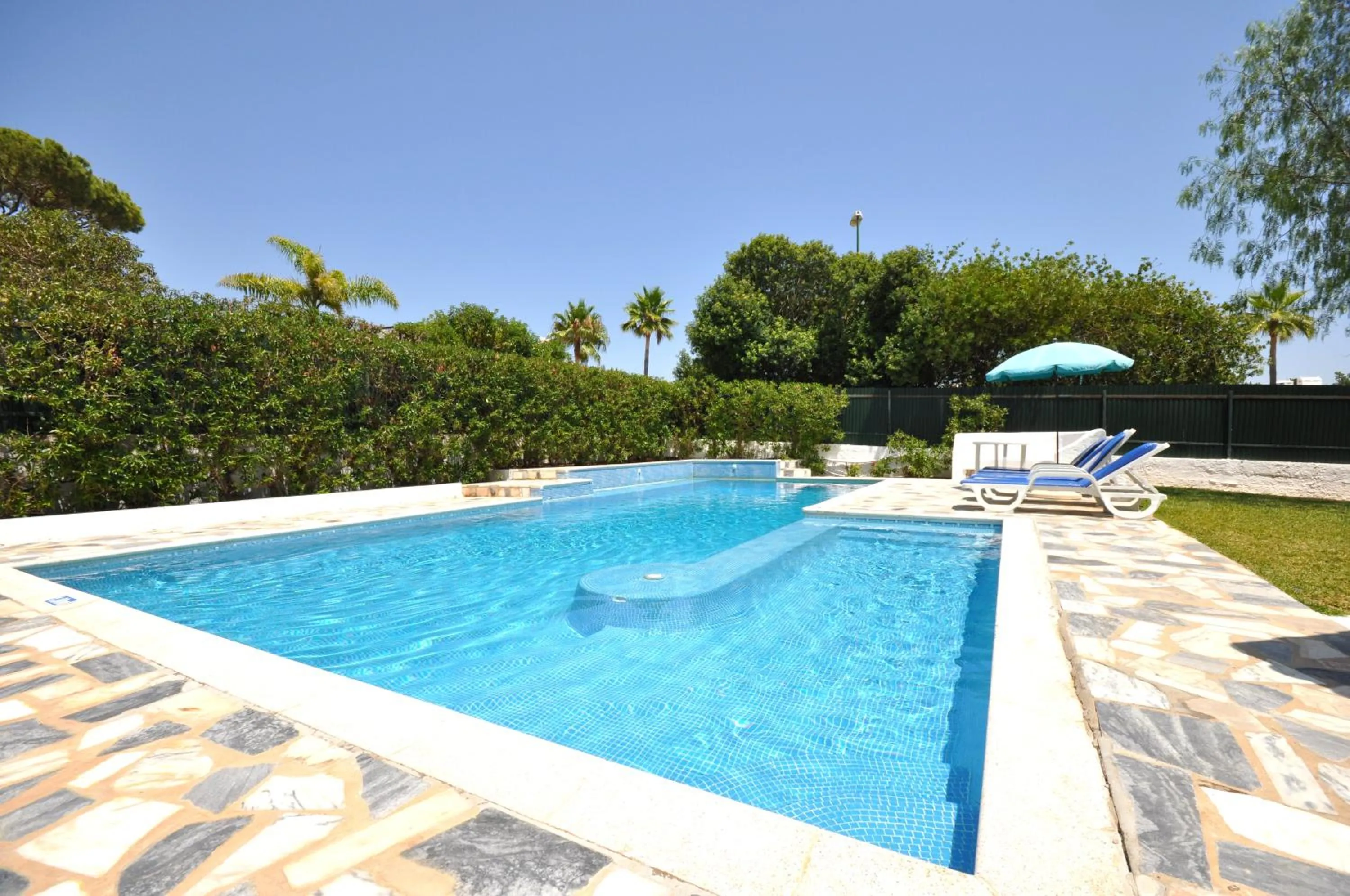 Delightful single-storey villa, private pool, free air conditioning and wifi