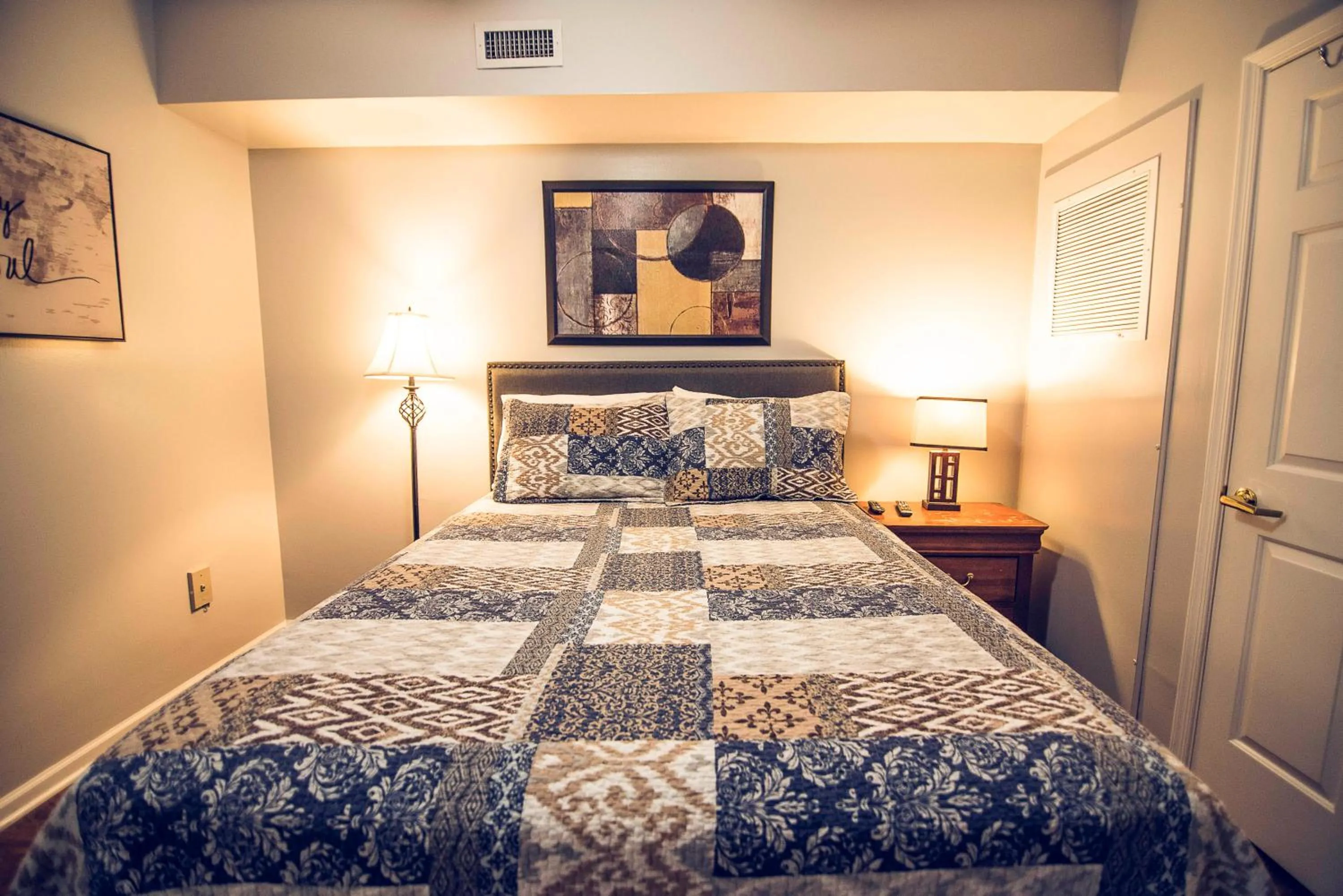 Other, Bed in Water Street Retreats 03