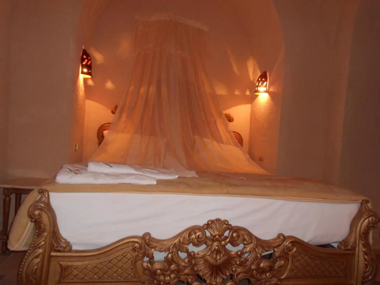 Bed in Shanda Lodge Desert Resort