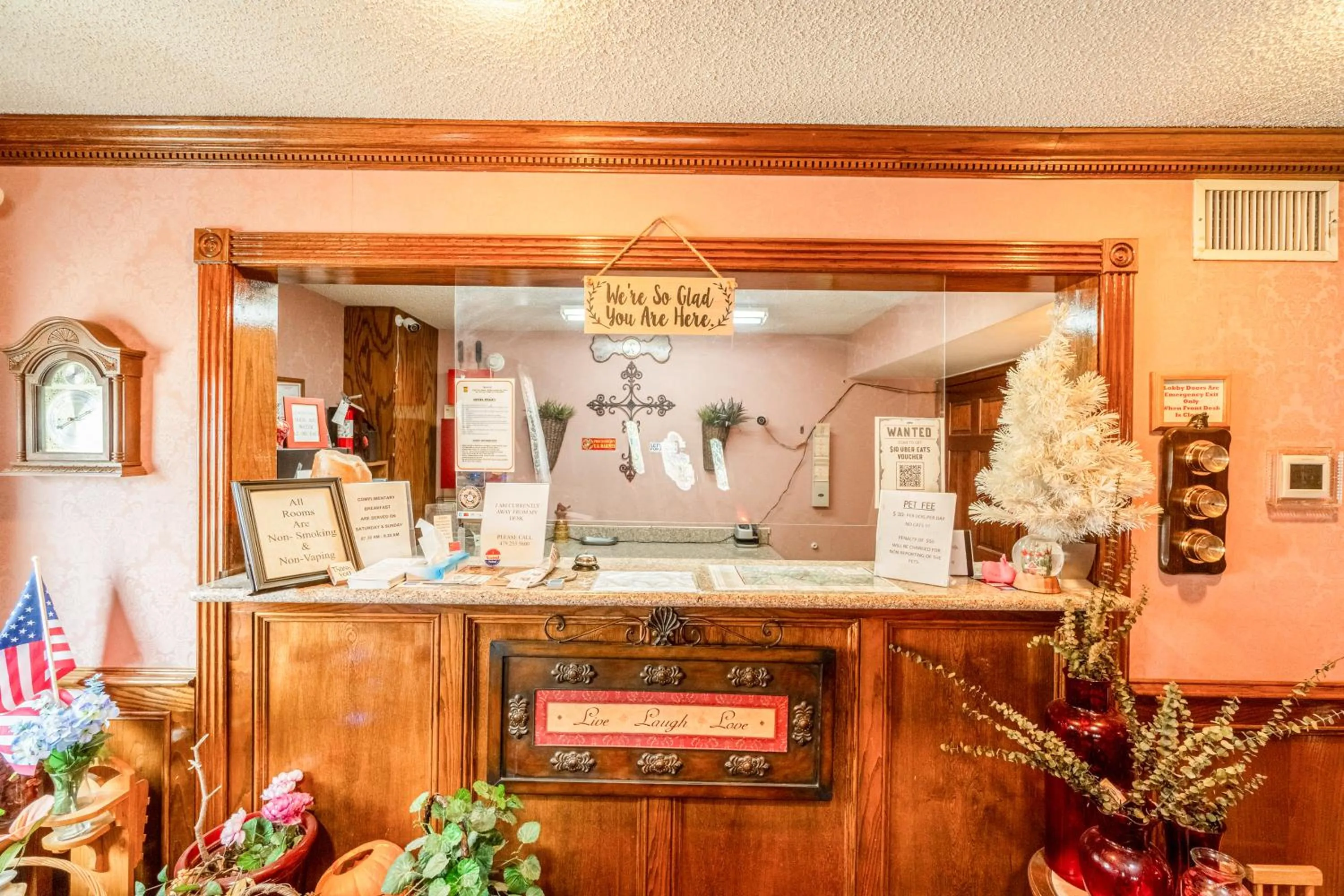 Lobby or reception in Hotel O Eureka Springs - Christ of Ozark Area