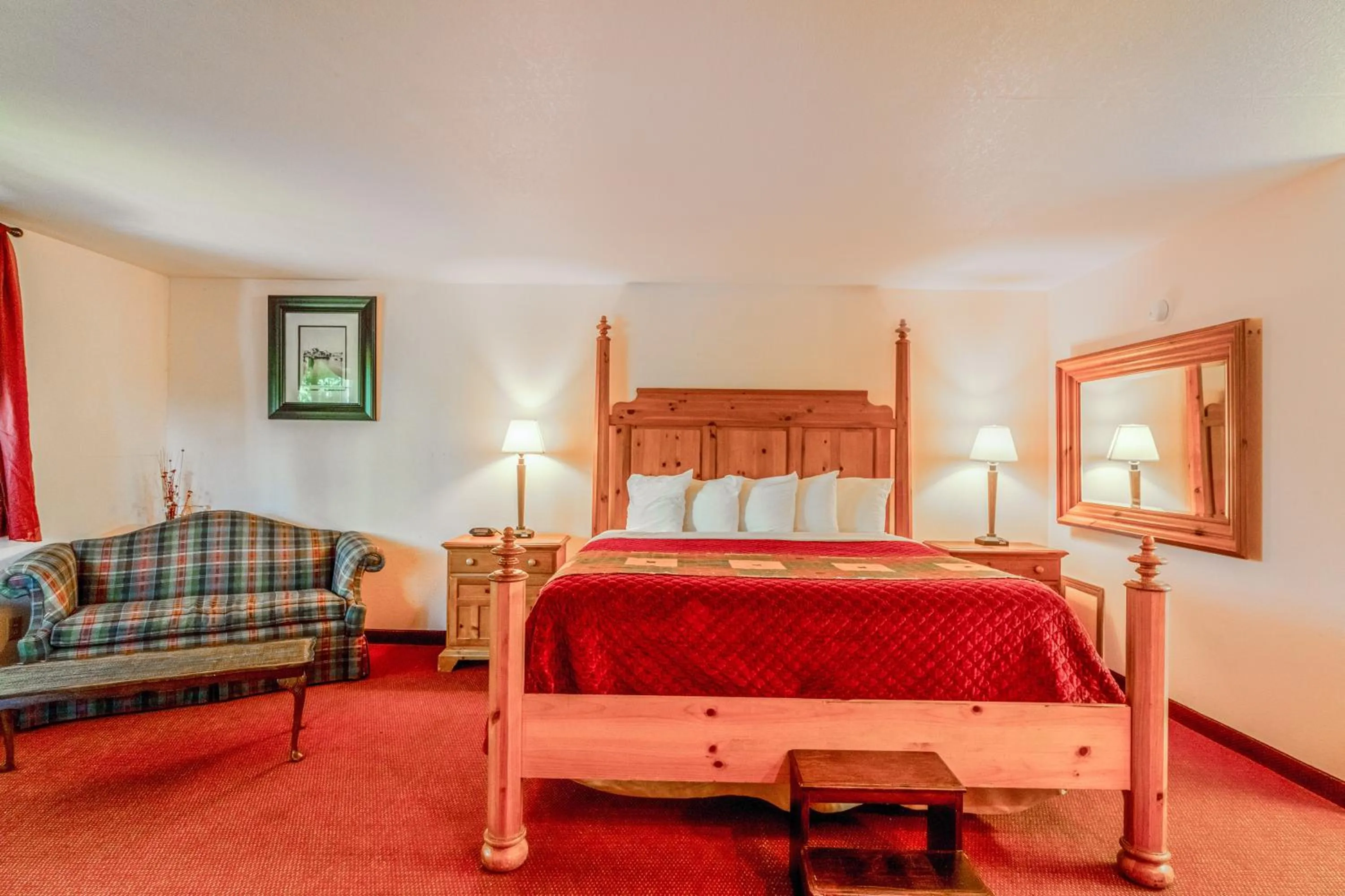 Bedroom, Bed in Hotel O Eureka Springs - Christ of Ozark Area