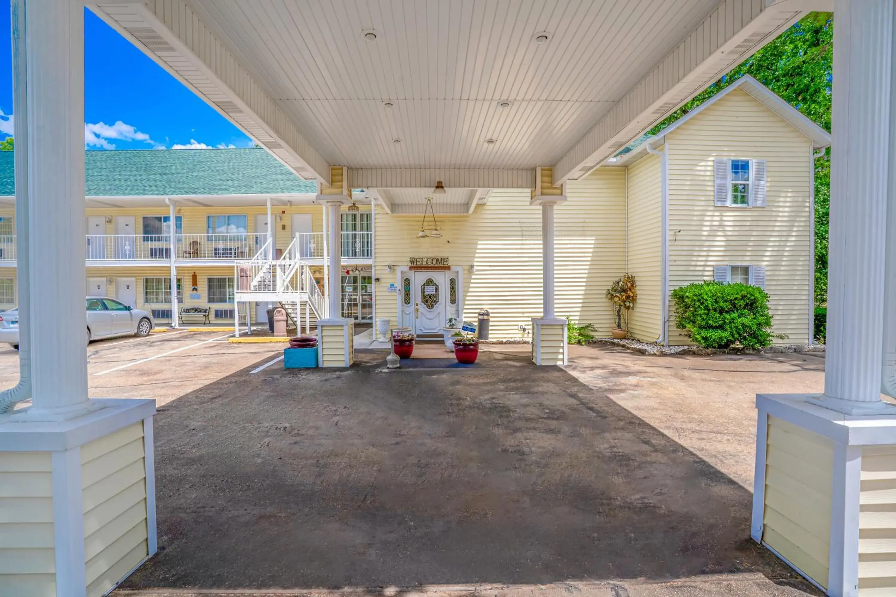 Facade/entrance in Hotel O Eureka Springs - Christ of Ozark Area Facade/entrance in Hotel O Eureka Springs - Christ of Ozark Area