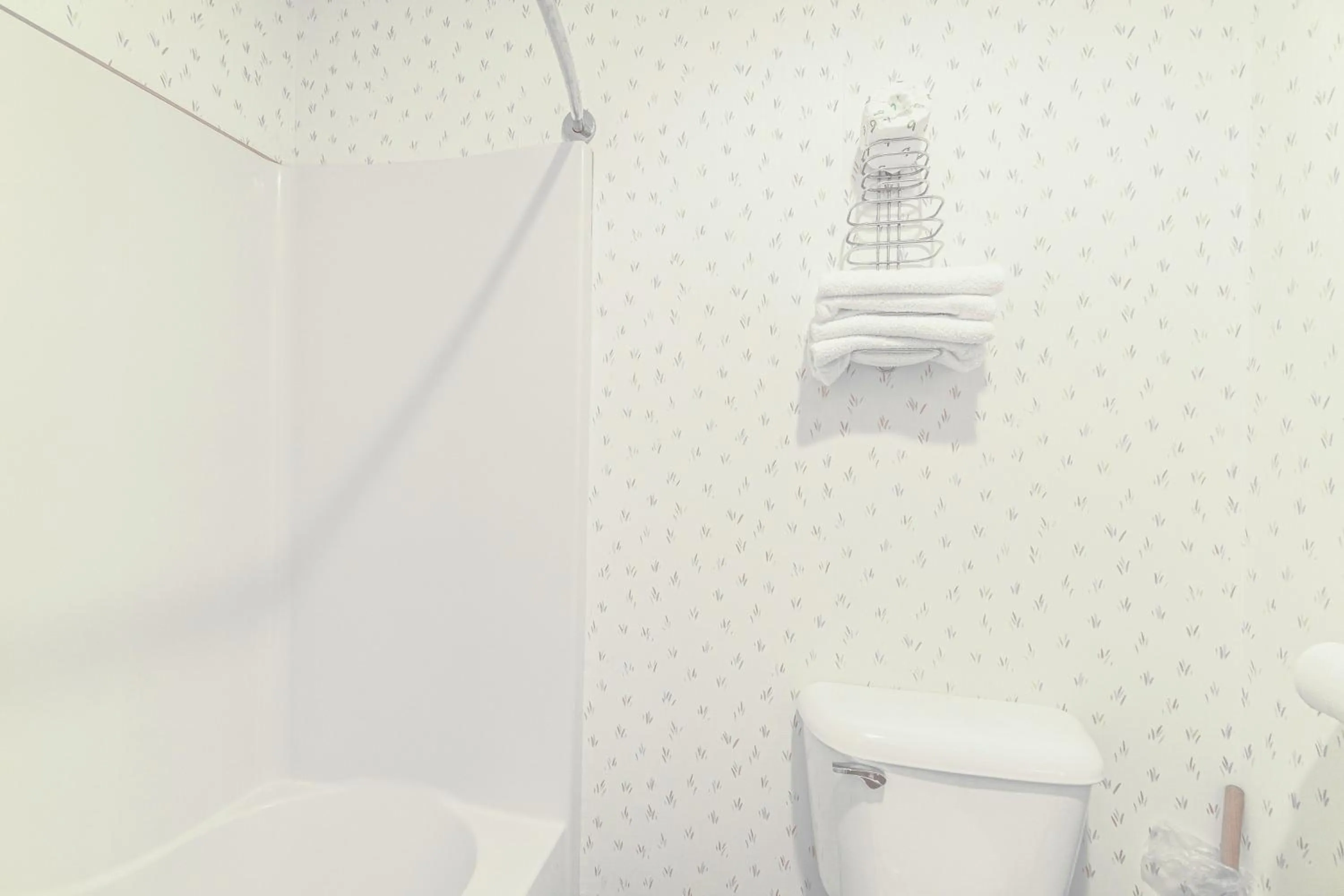 Bathroom in Hotel O Eureka Springs - Christ of Ozark Area