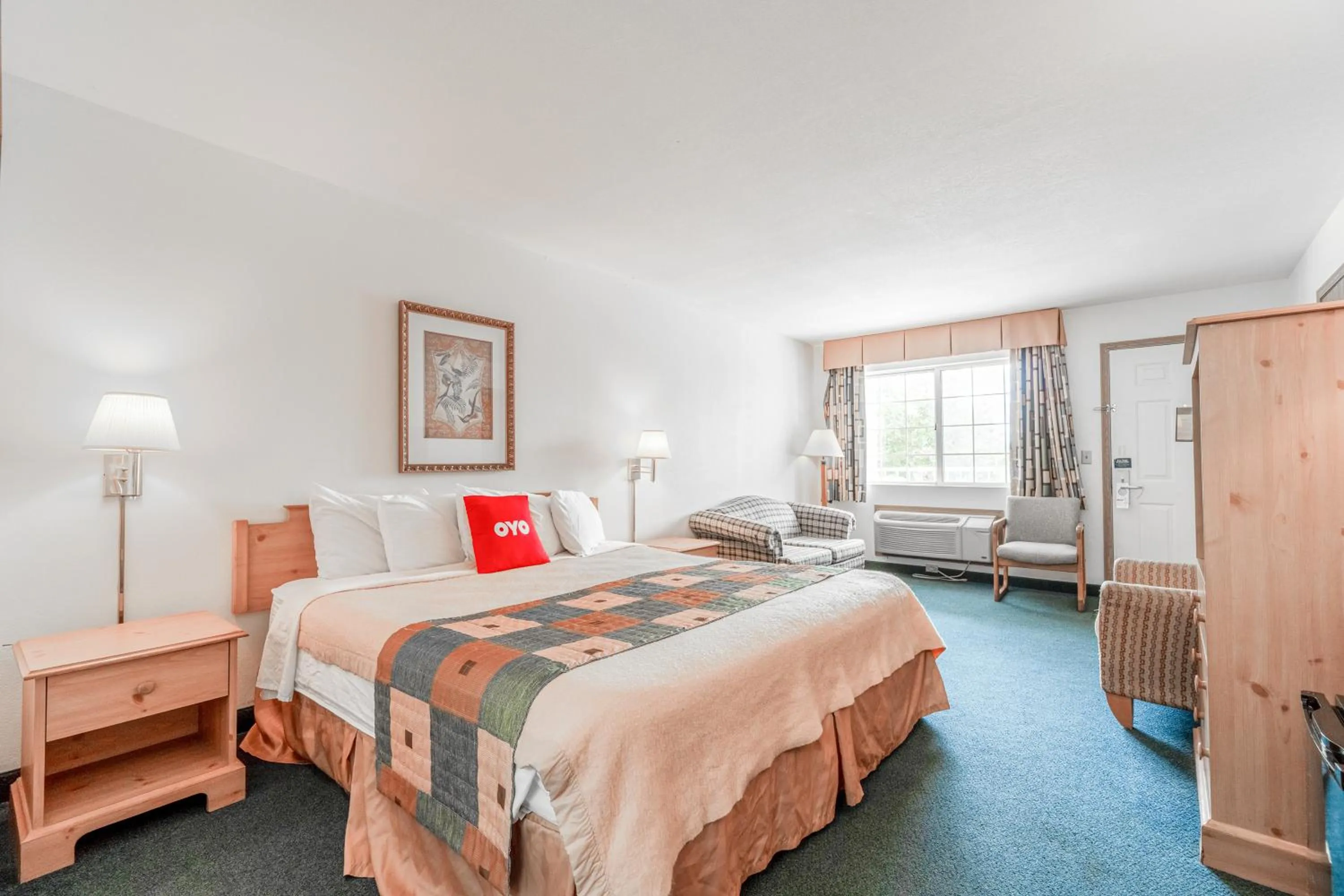 Bedroom, Bed in Hotel O Eureka Springs - Christ of Ozark Area