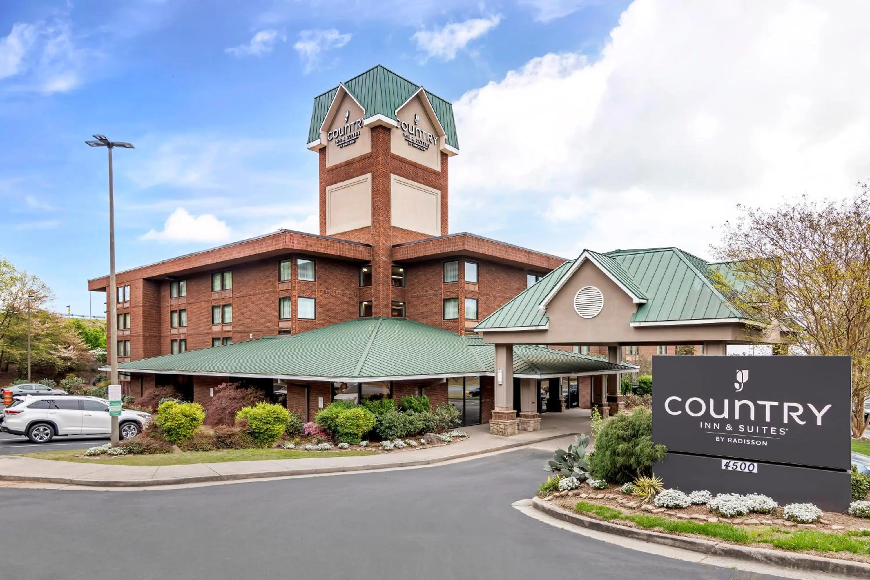 Property building in Country Inn & Suites by Radisson, Atlanta Galleria-Ballpark, GA