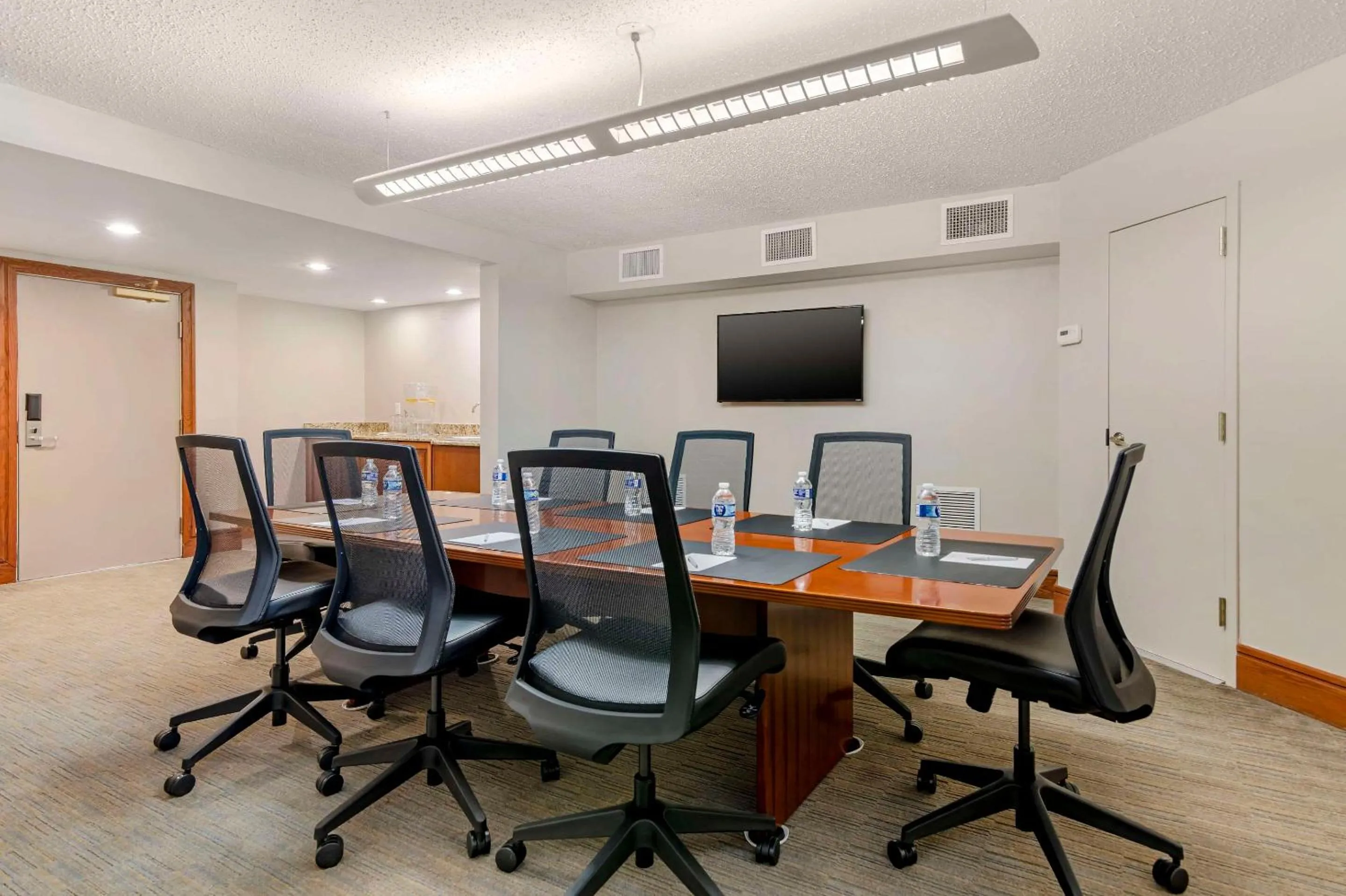 Meeting/conference room in Country Inn & Suites by Radisson, Atlanta Galleria-Ballpark, GA