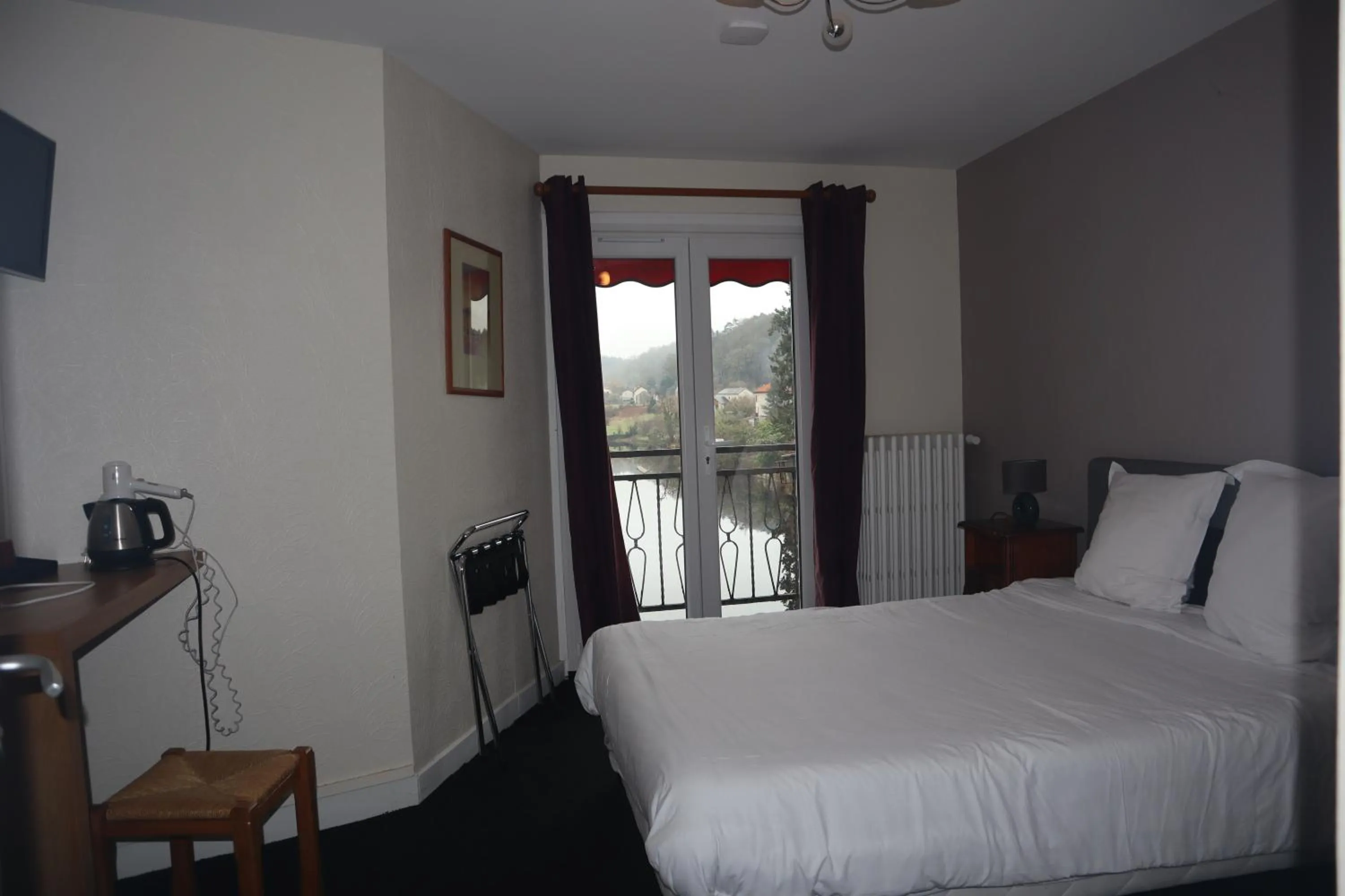 Photo of the whole room, Bed in Le Bellerive