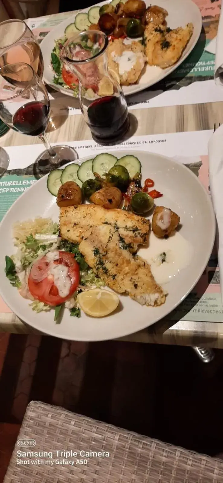 Restaurant/places to eat in Hotel - Bistro - Bar - PMU Le Bellerive Restaurant/places to eat in Hotel - Bistro - Bar - PMU Le Bellerive