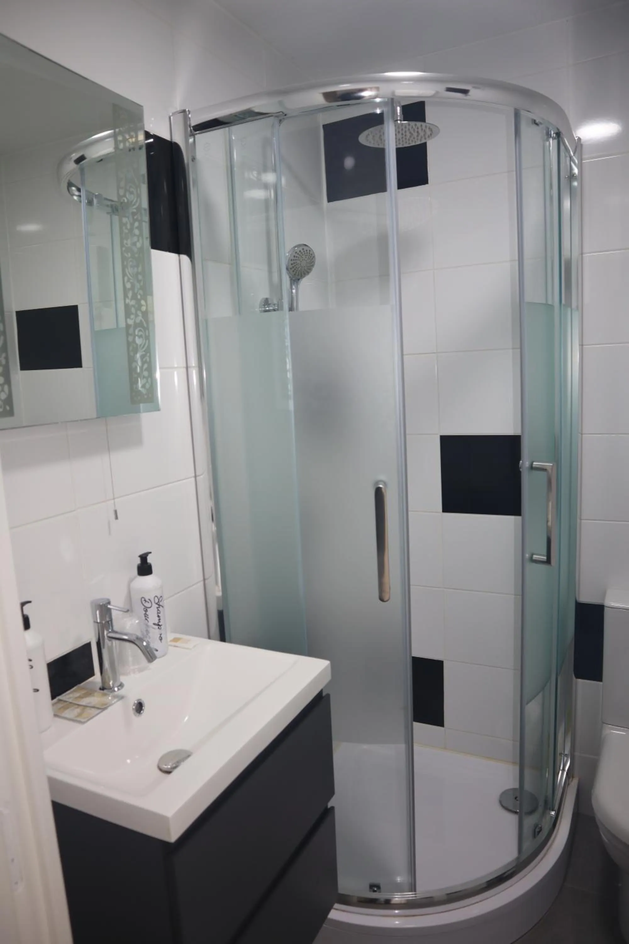 Shower in Le Bellerive