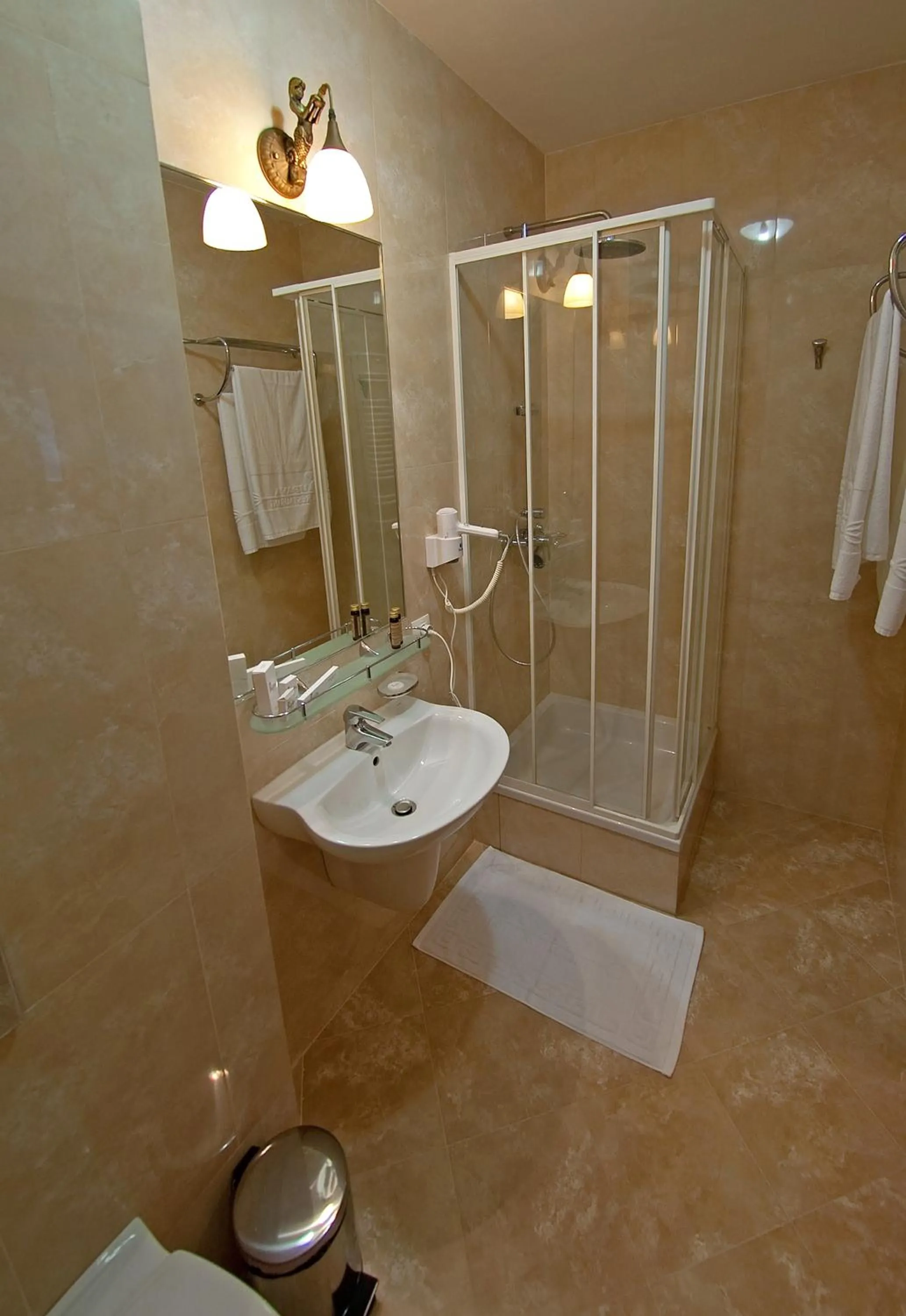 Comfort Twin Room in Deluxe Hotel Kupava