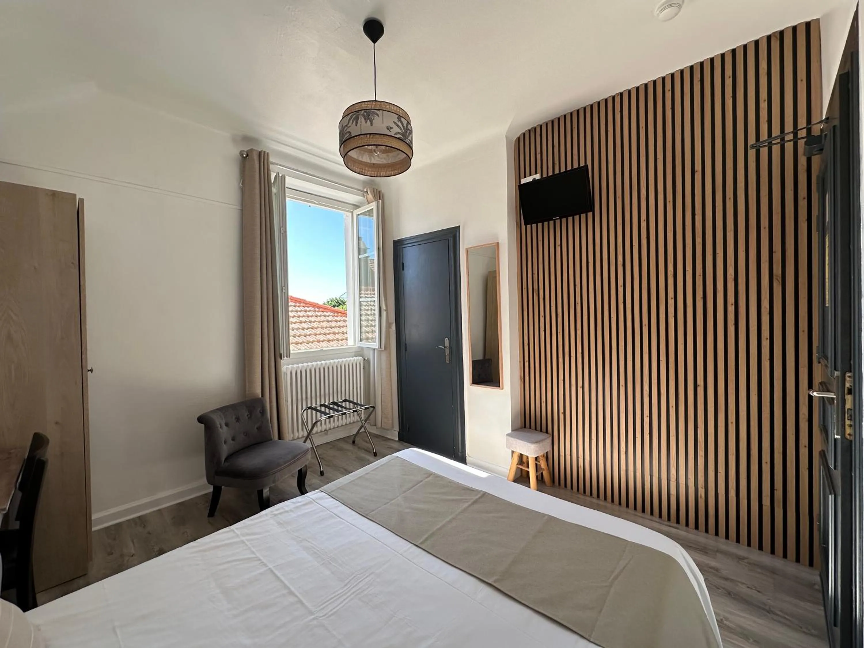 Photo of the whole room, Bed in Hôtel Parc Mazon-Biarritz