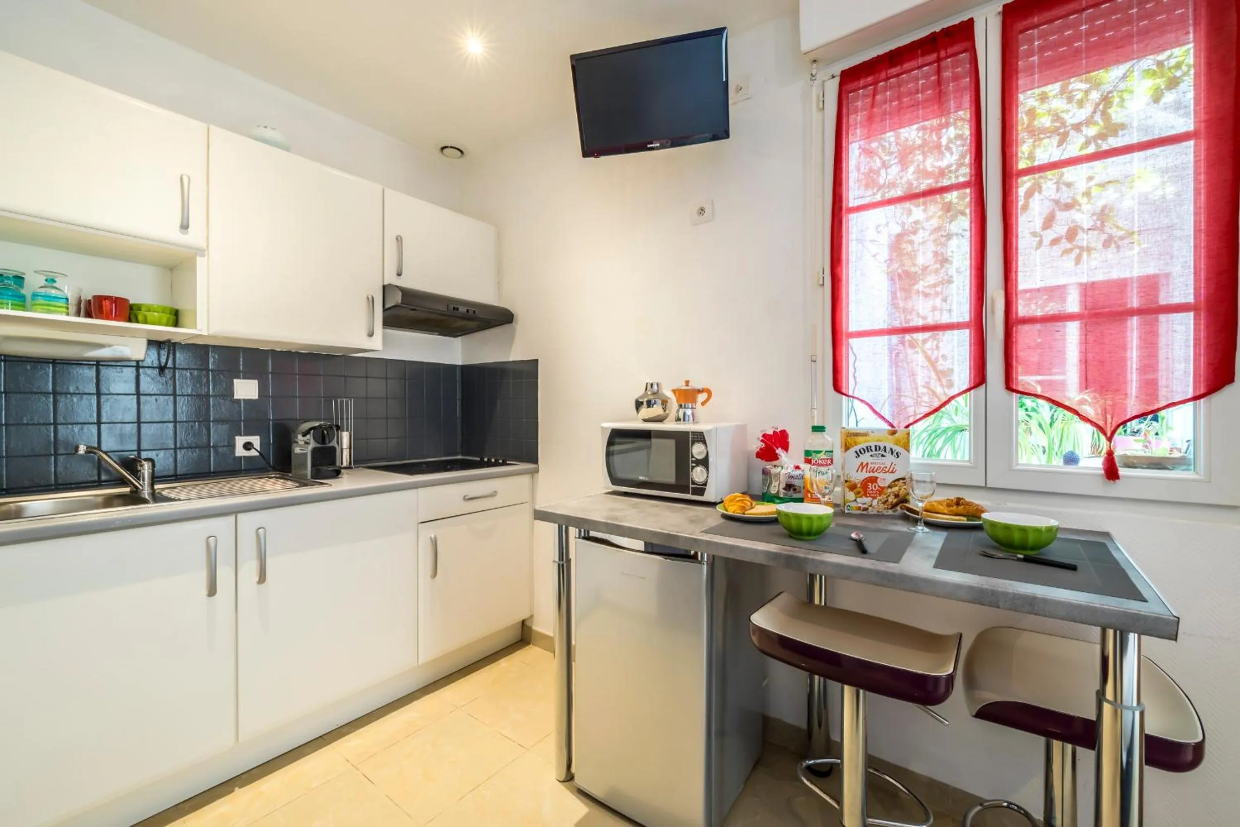 Kitchen or kitchenette in Hôtel Parc Mazon-Biarritz