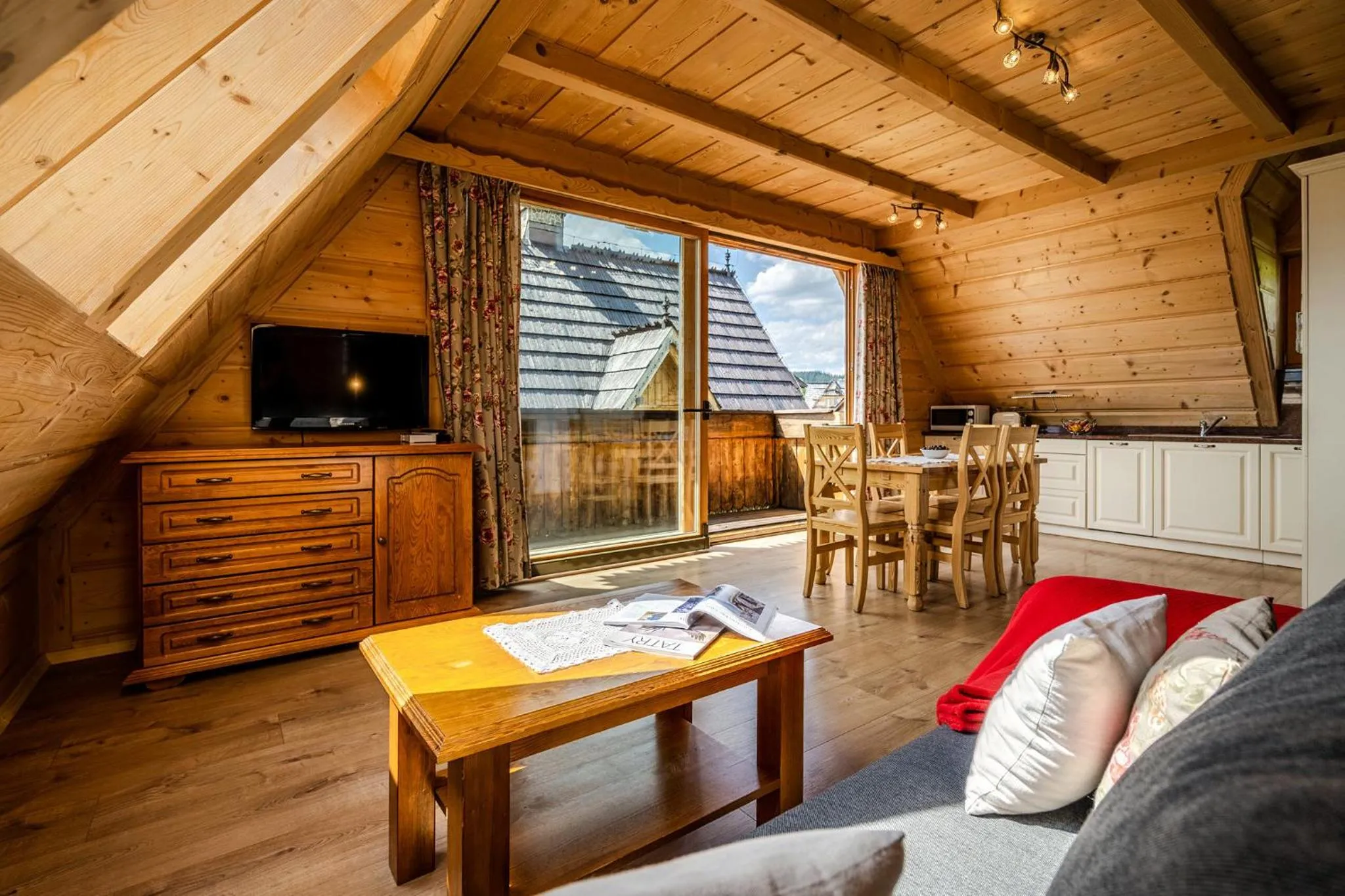 Communal lounge/ TV room in Osada Kościelisko - Tatry na Wyciągnięcie Ręki