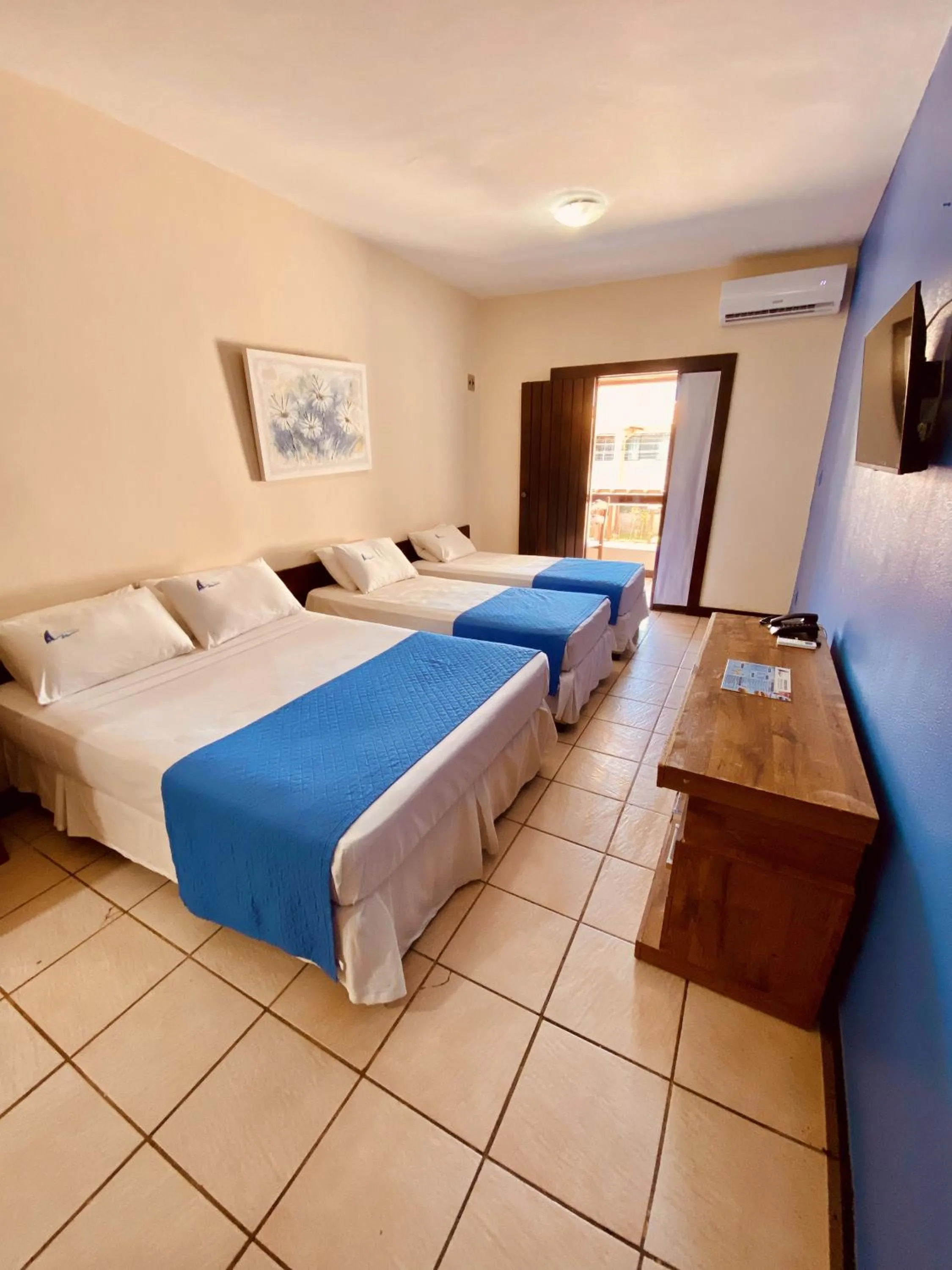 Bed in Hotel Porto das Ancoras