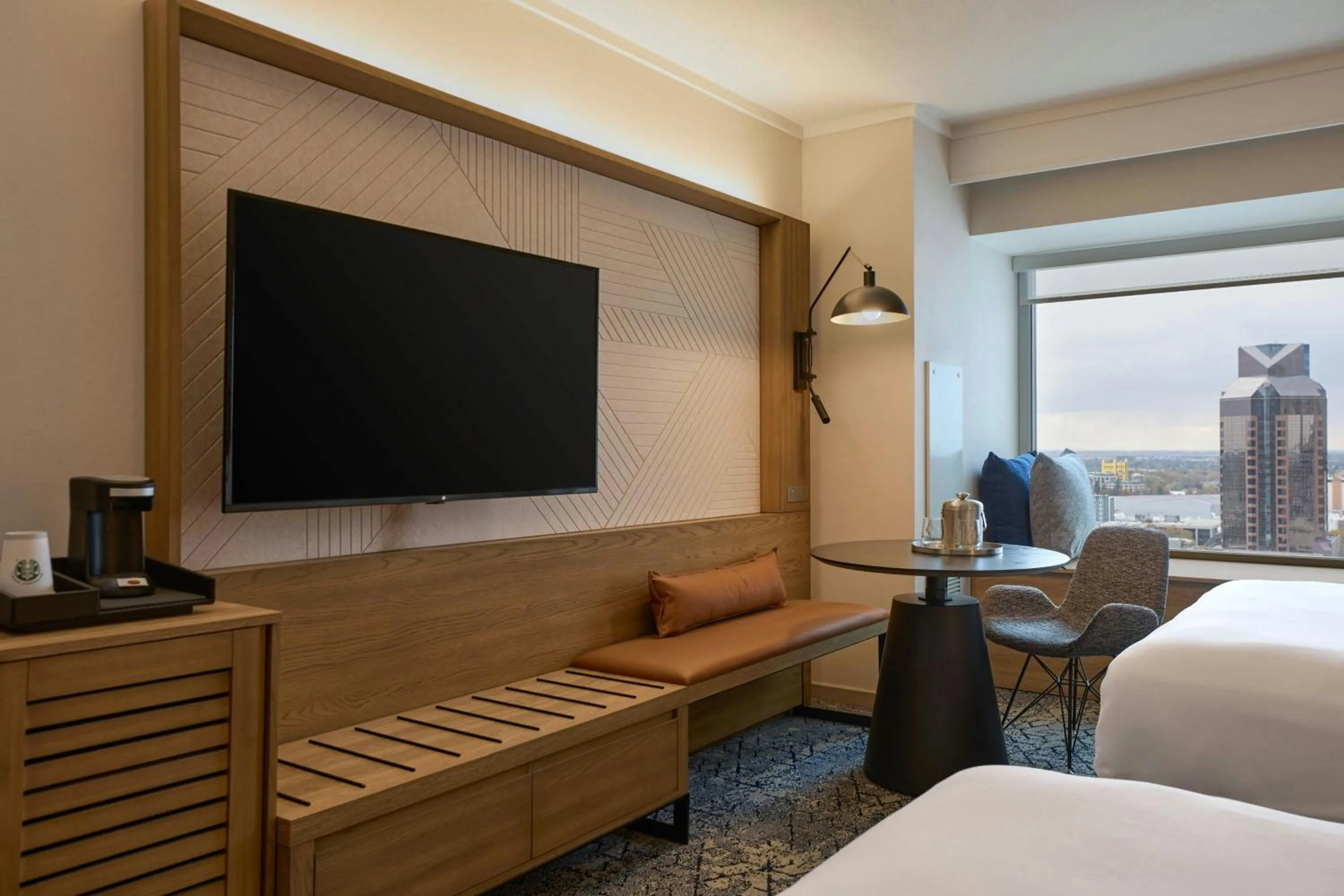 Photo of the whole room, Bed in Sheraton Grand Sacramento