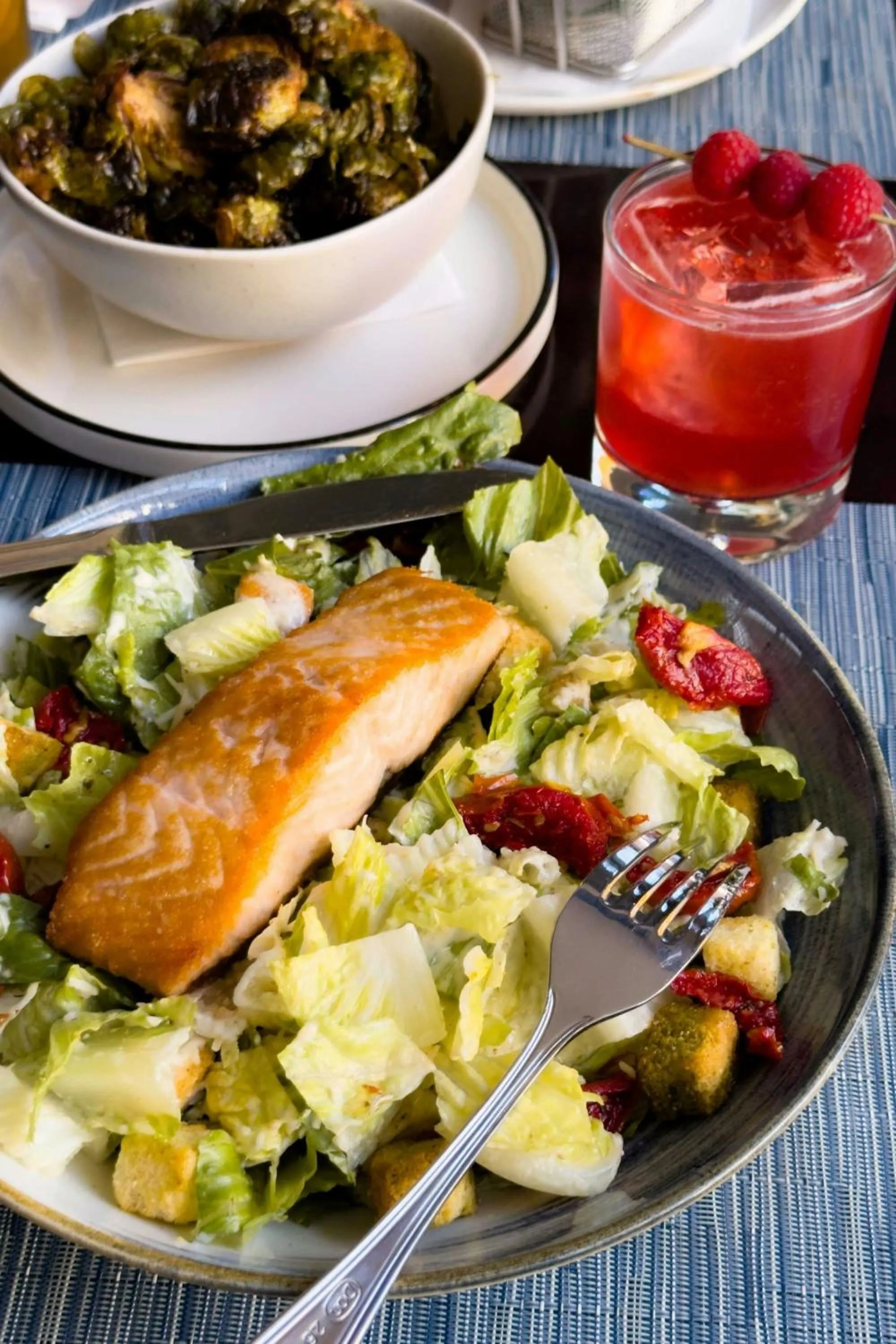 Lounge or bar in Sheraton Grand Sacramento