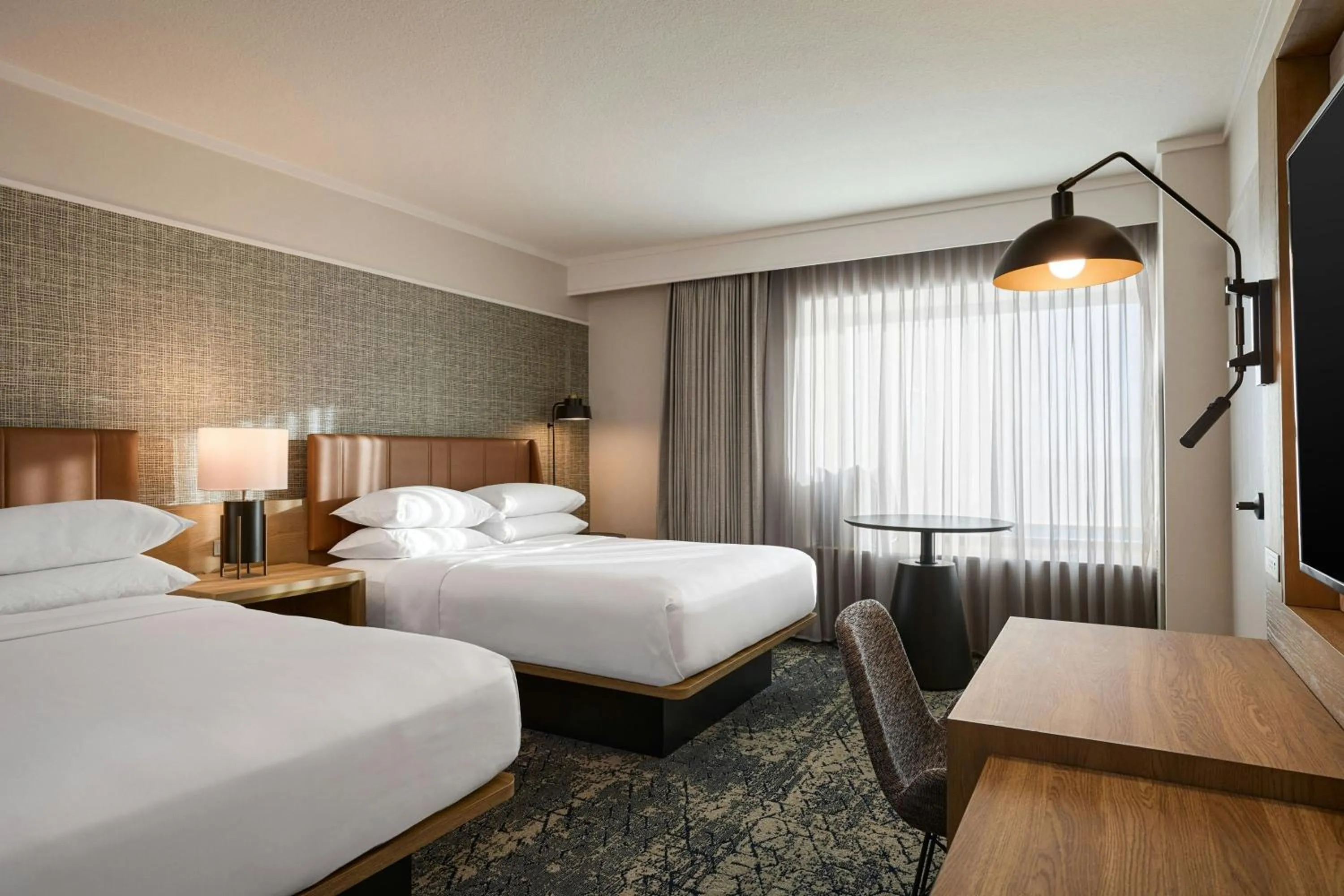 Photo of the whole room, Bed in Sheraton Grand Sacramento