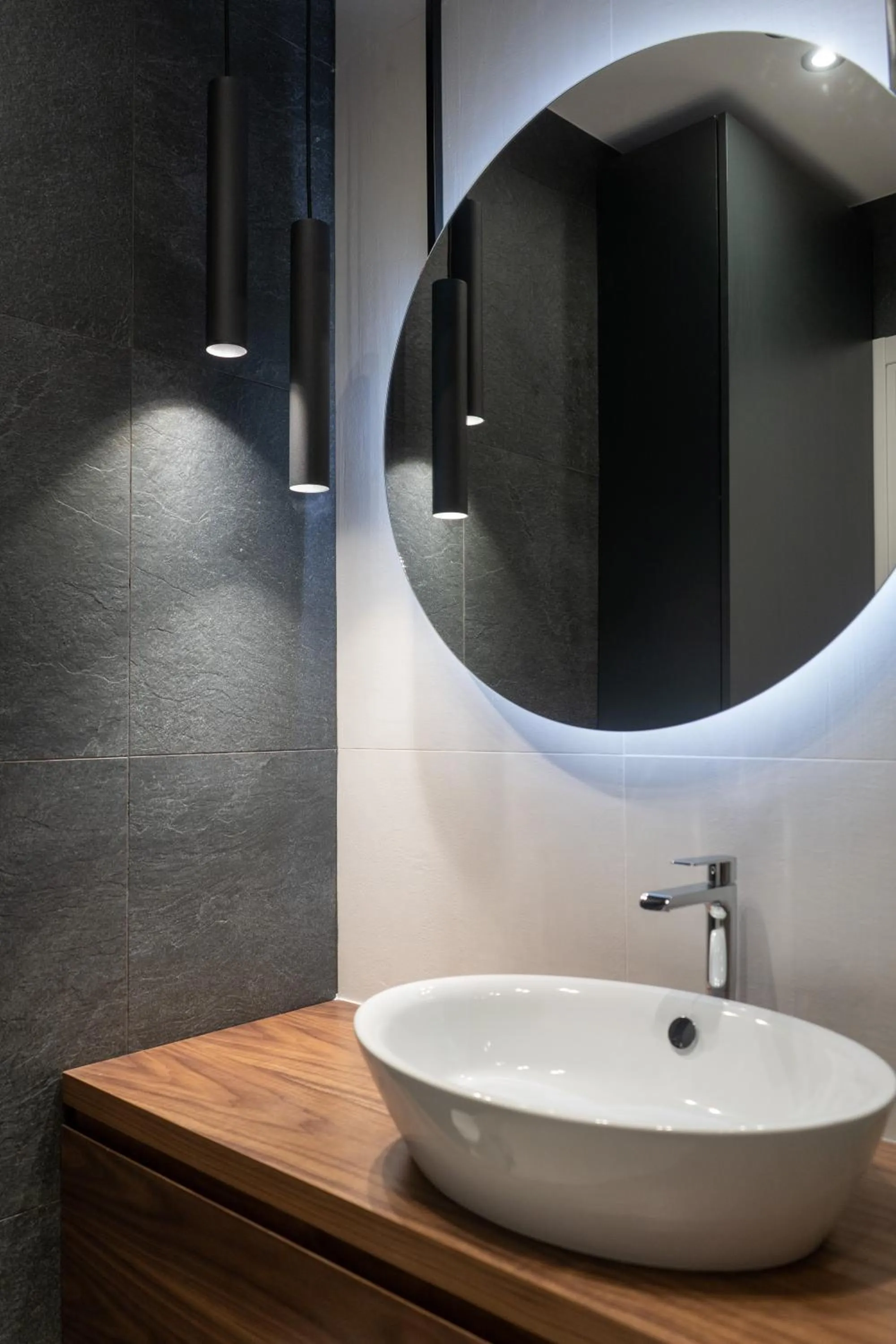 Bathroom in Black Pearl Luxury Suites