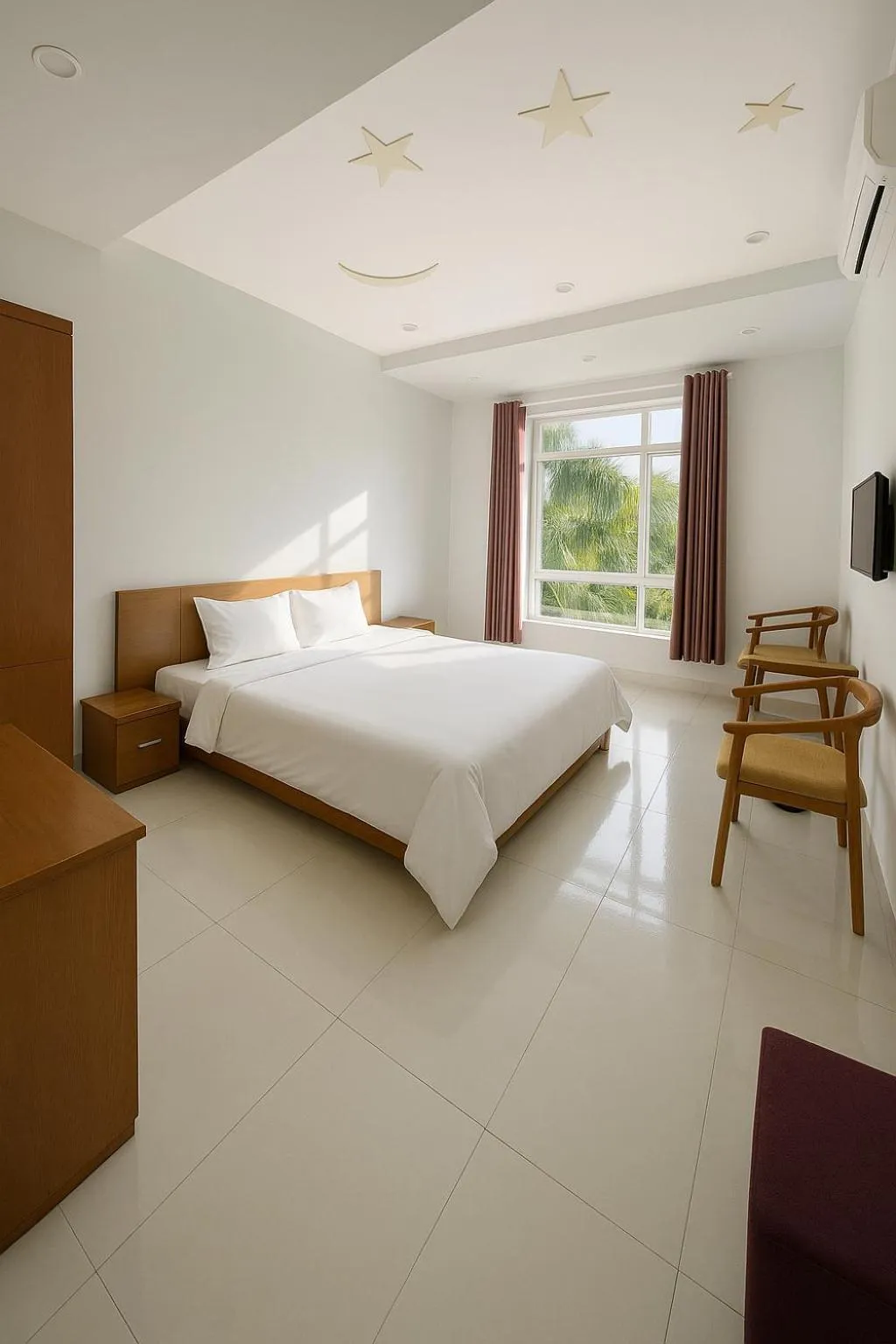 Bed in Tuyet Suong Villa Hotel