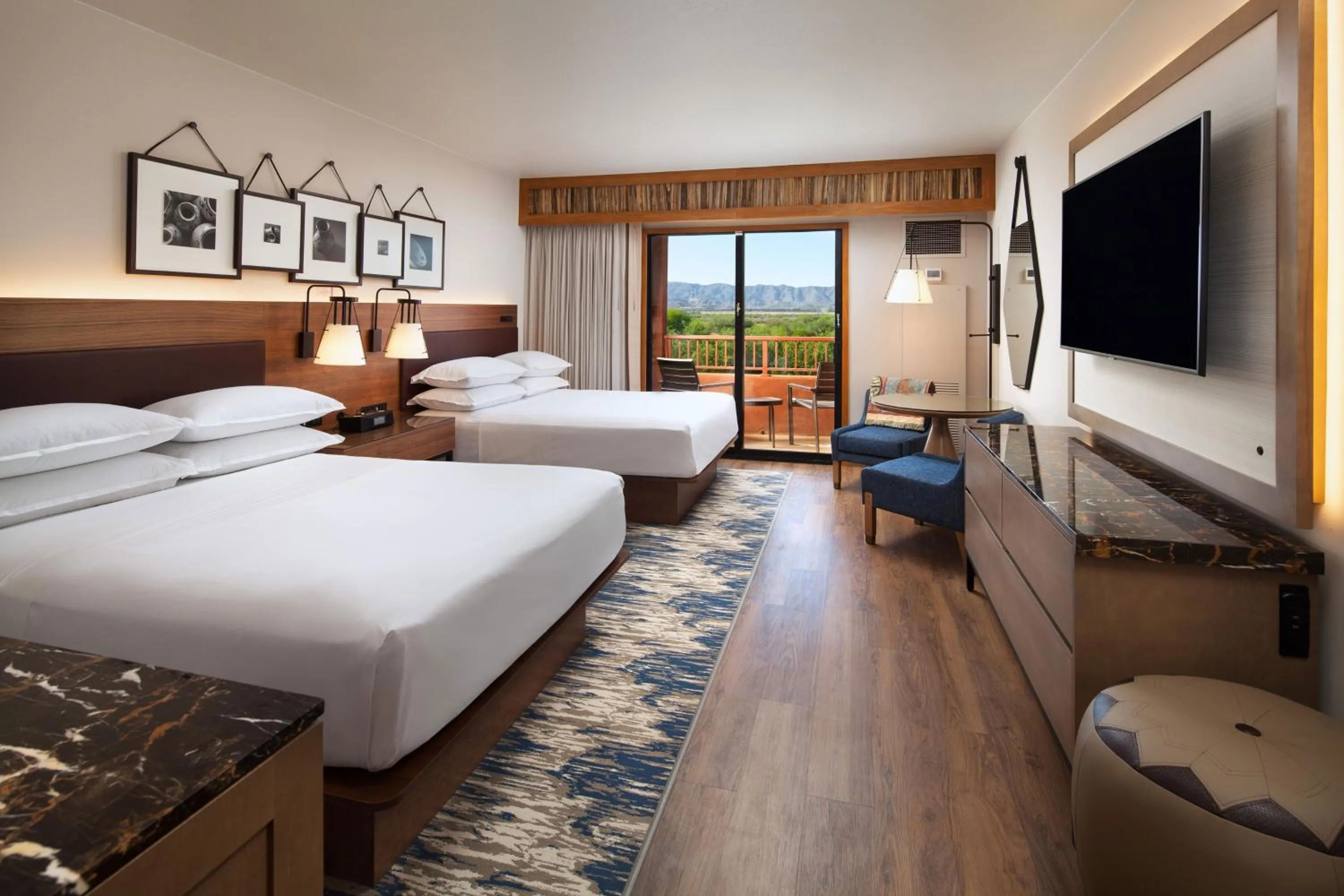 Photo of the whole room, Bed in Sheraton Grand at Wild Horse Pass