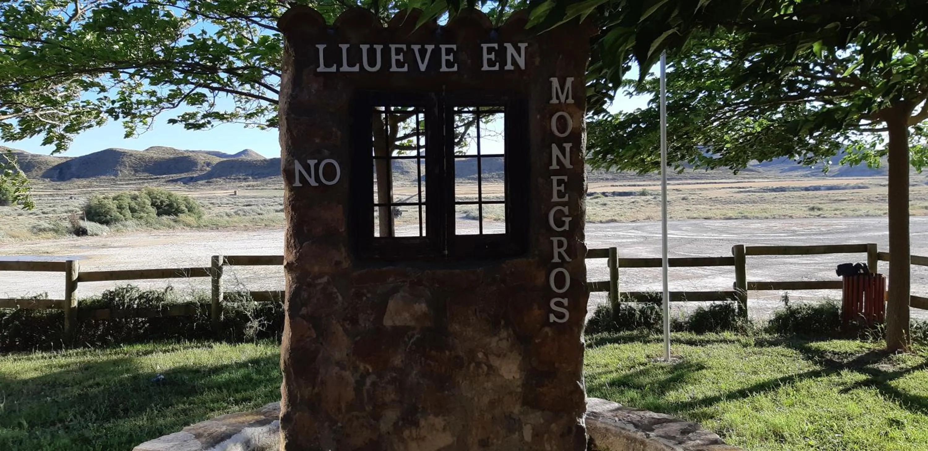 Hotel Cueva Tardienta Monegros-Adults Only