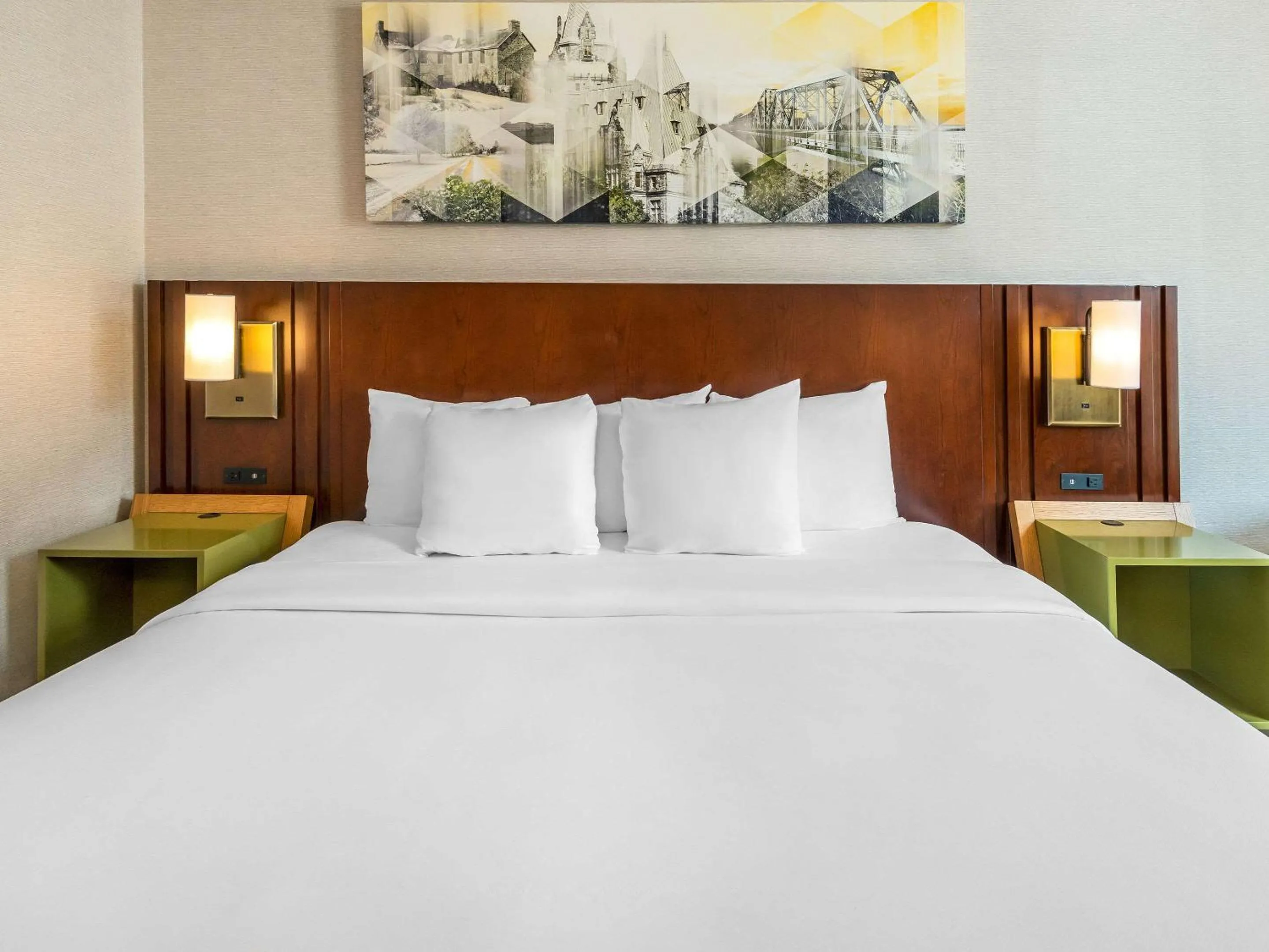 Bedroom, Bed in Comfort Inn West