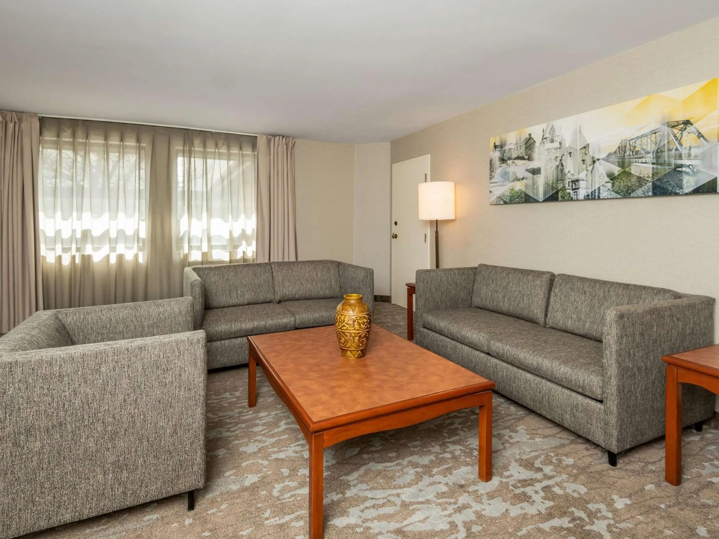 Bedroom in Comfort Inn West