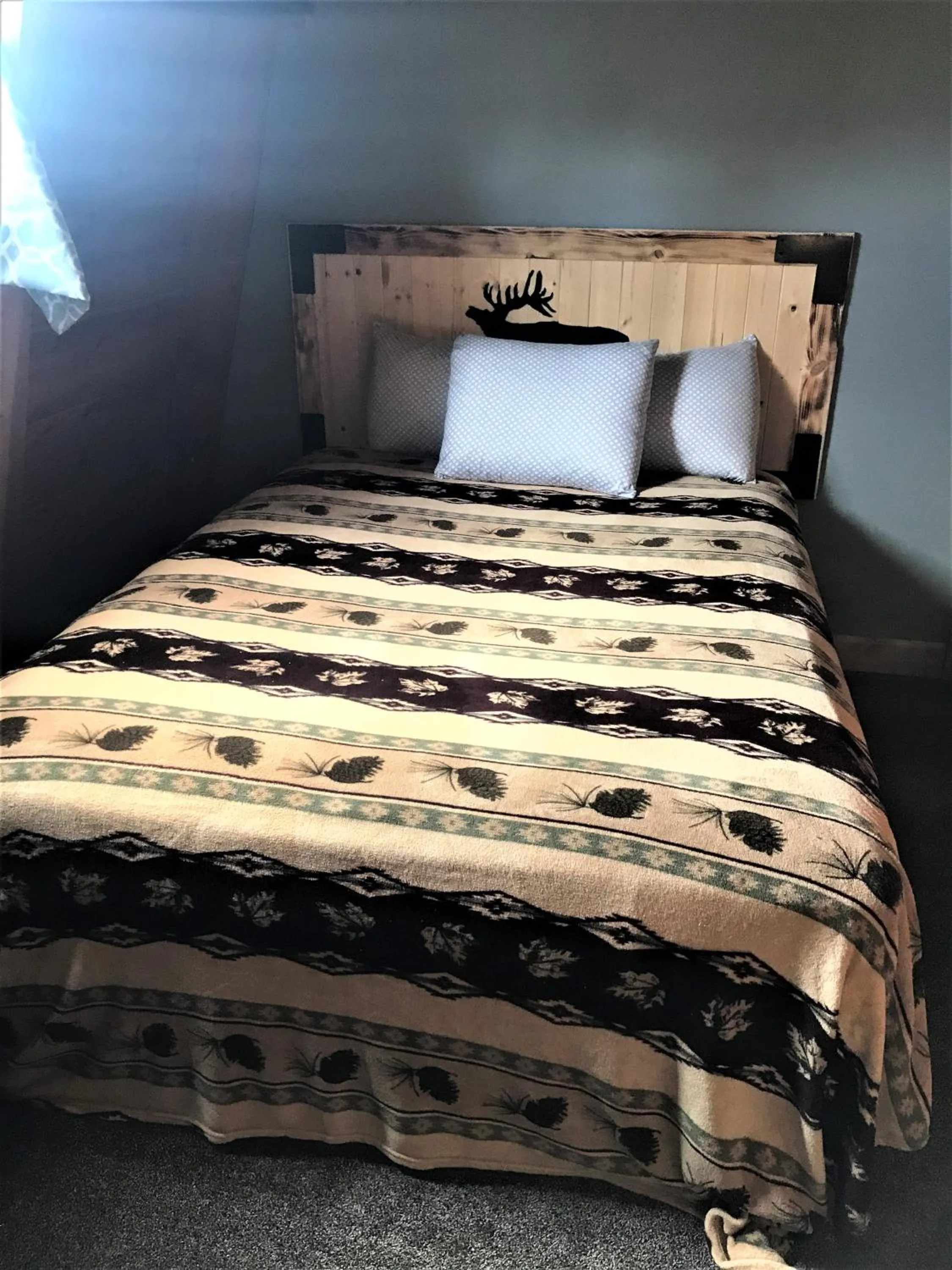 Bed in Drift Lodge