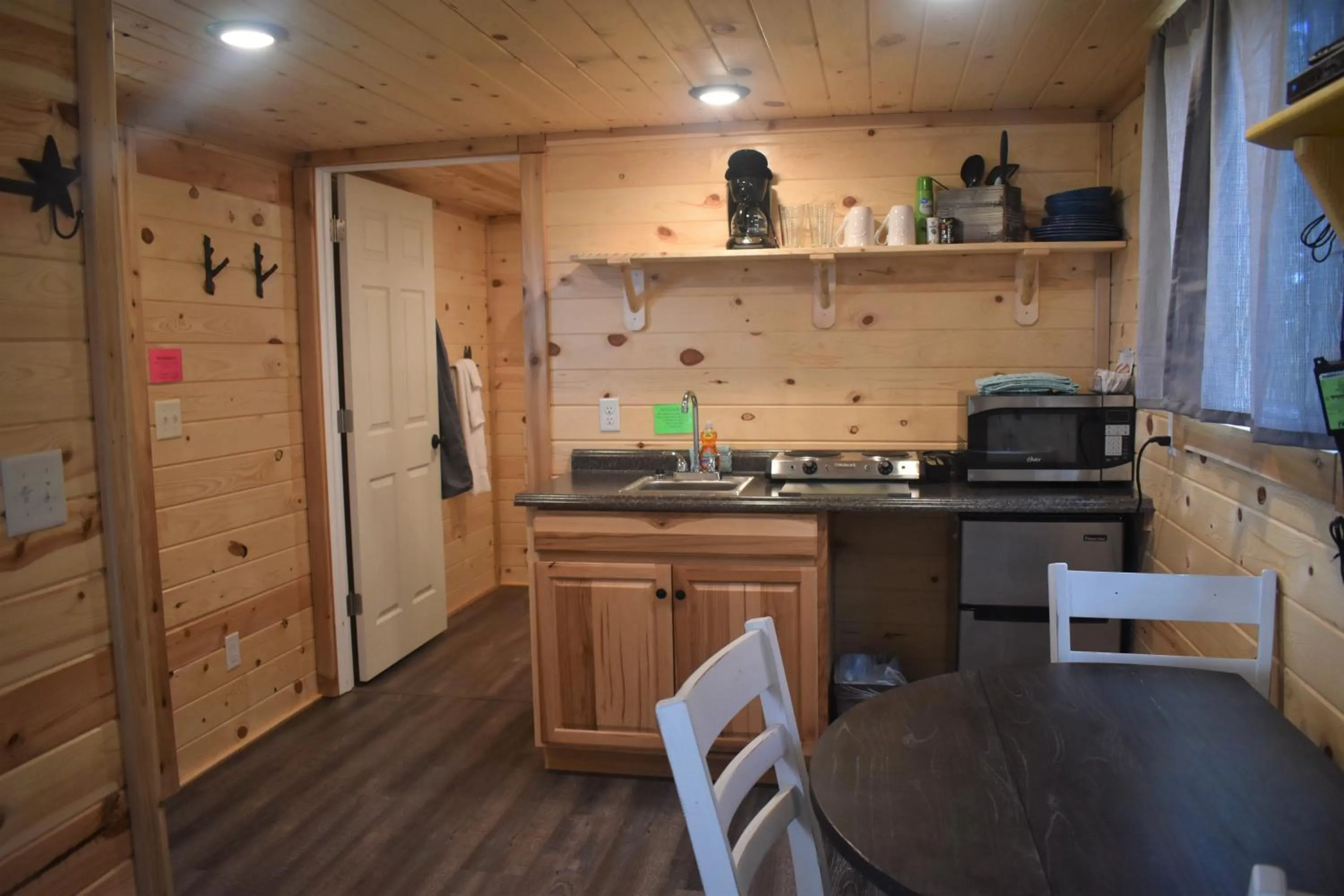 Kitchen or kitchenette in Drift Lodge
