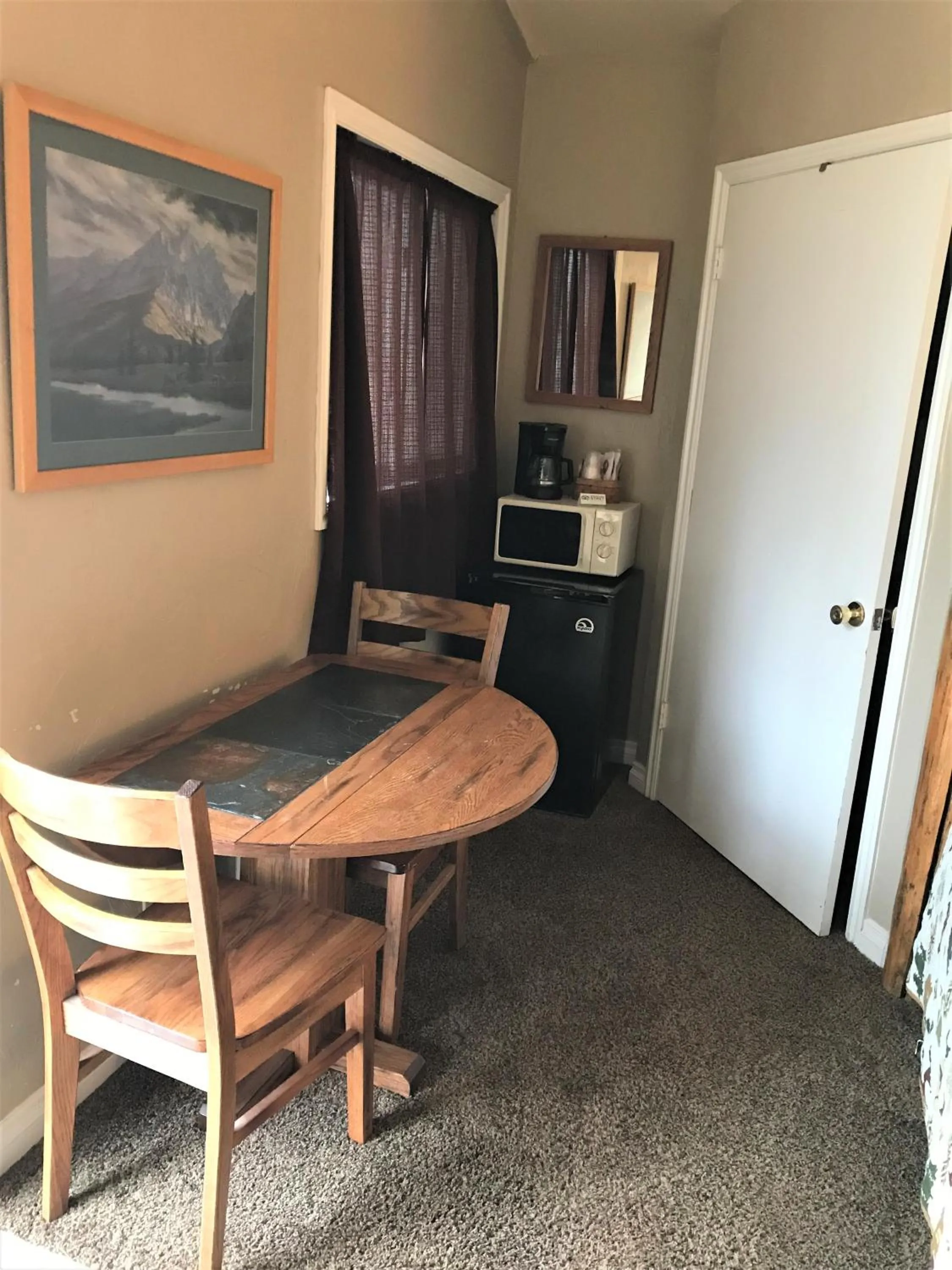 Seating area in Drift Lodge