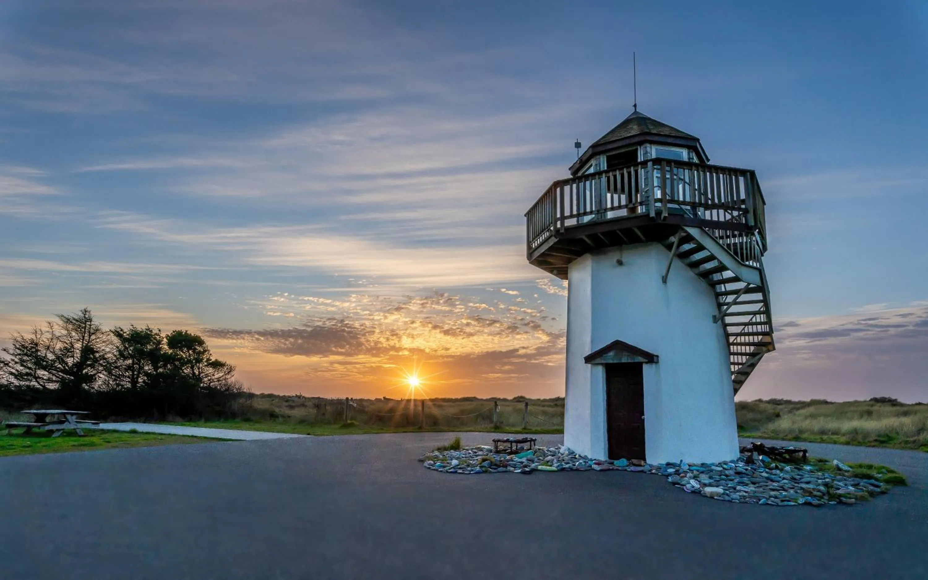 Property building in Gold Beach Inn