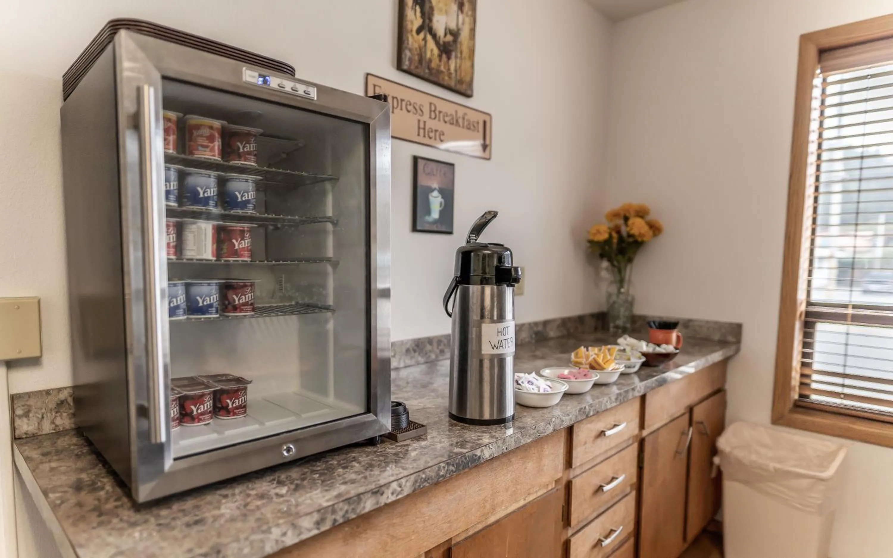 Coffee/tea facilities in Gold Beach Inn