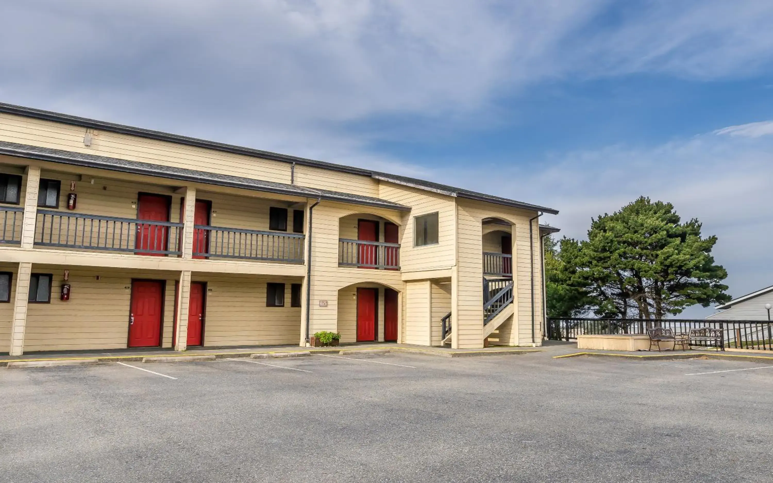 Property building in Gold Beach Inn Property building in Gold Beach Inn