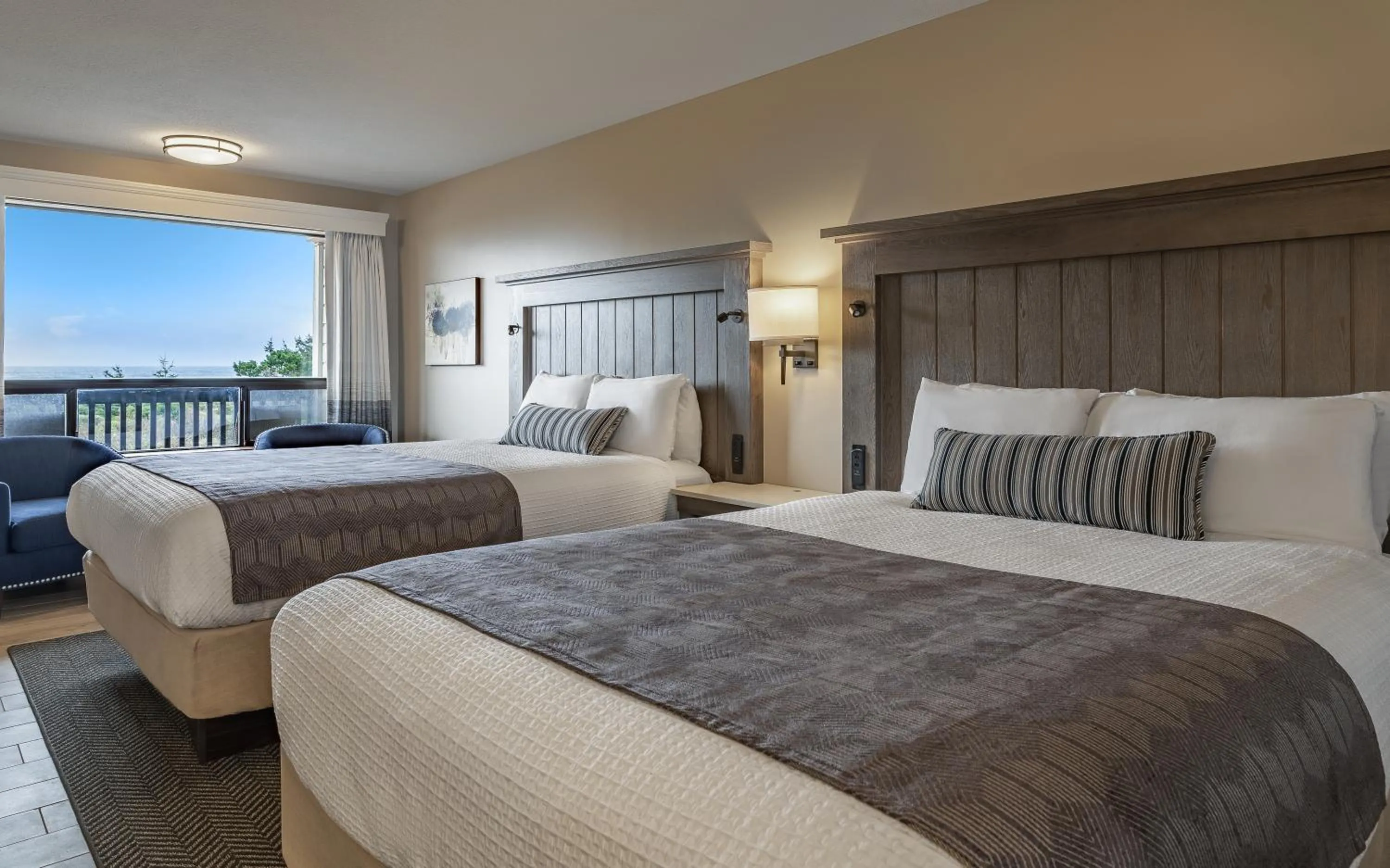 Bedroom in Gold Beach Inn