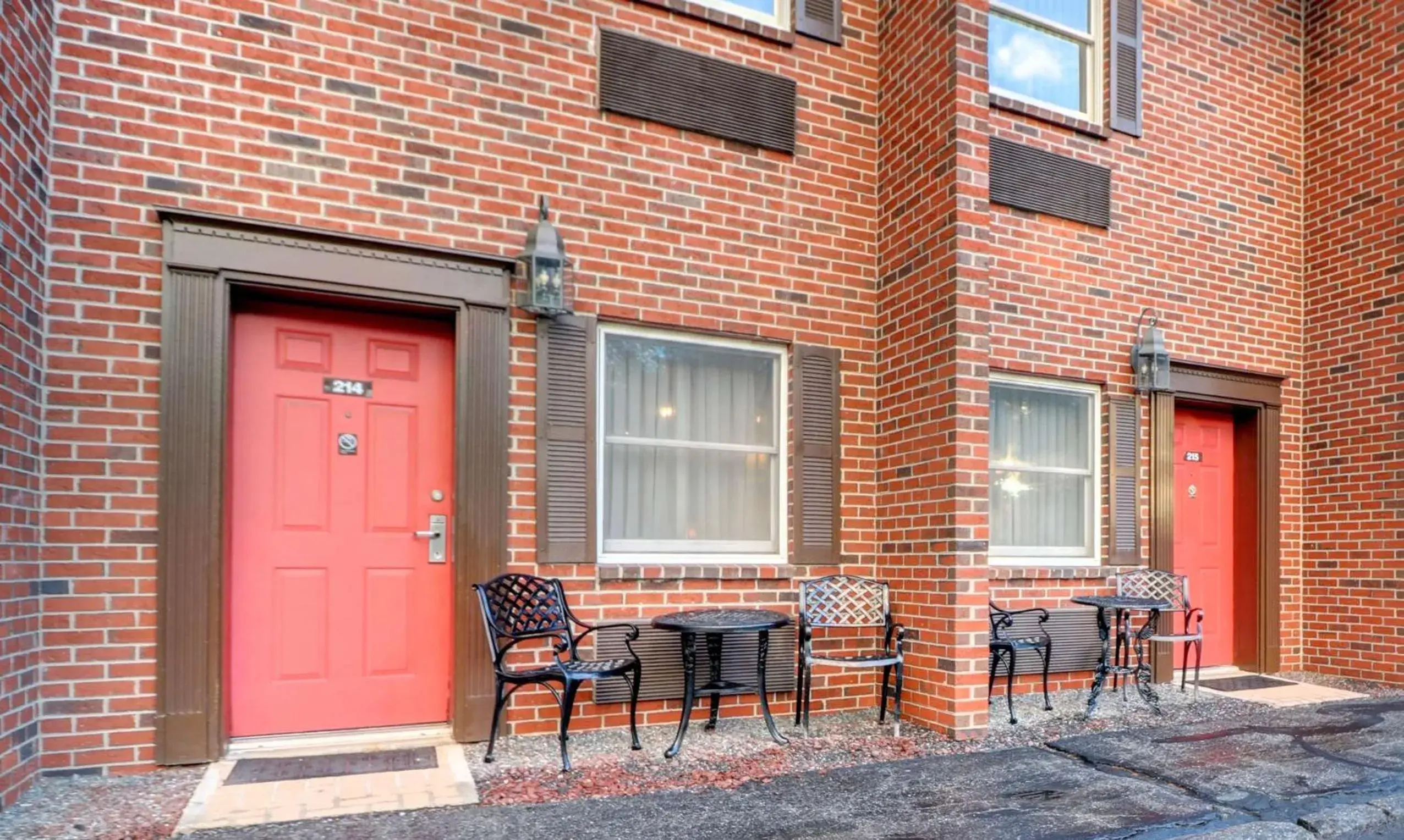 Property building in Senator Inn & Spa Property building in Senator Inn & Spa