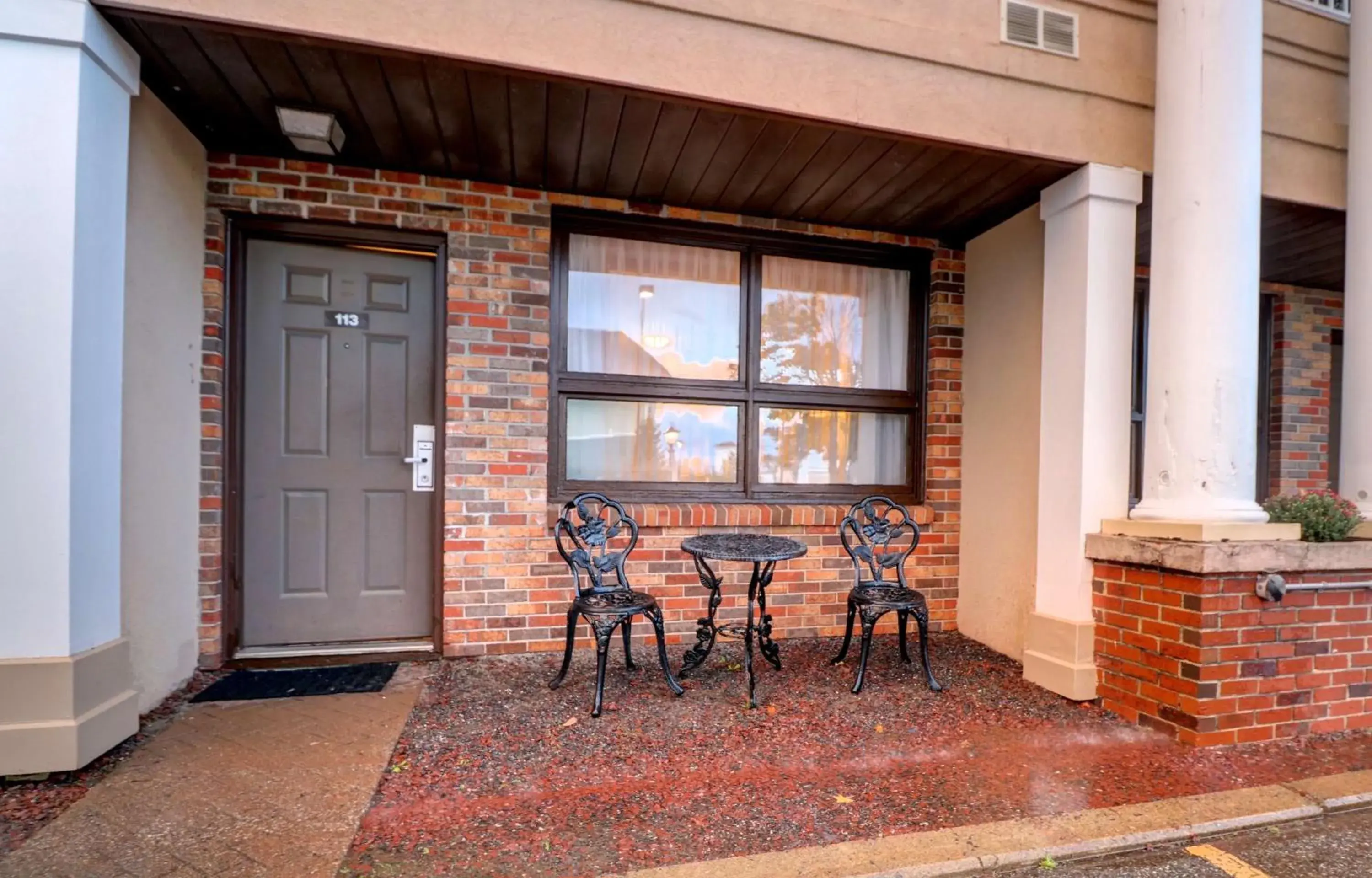 Property building in Senator Inn & Spa Property building in Senator Inn & Spa