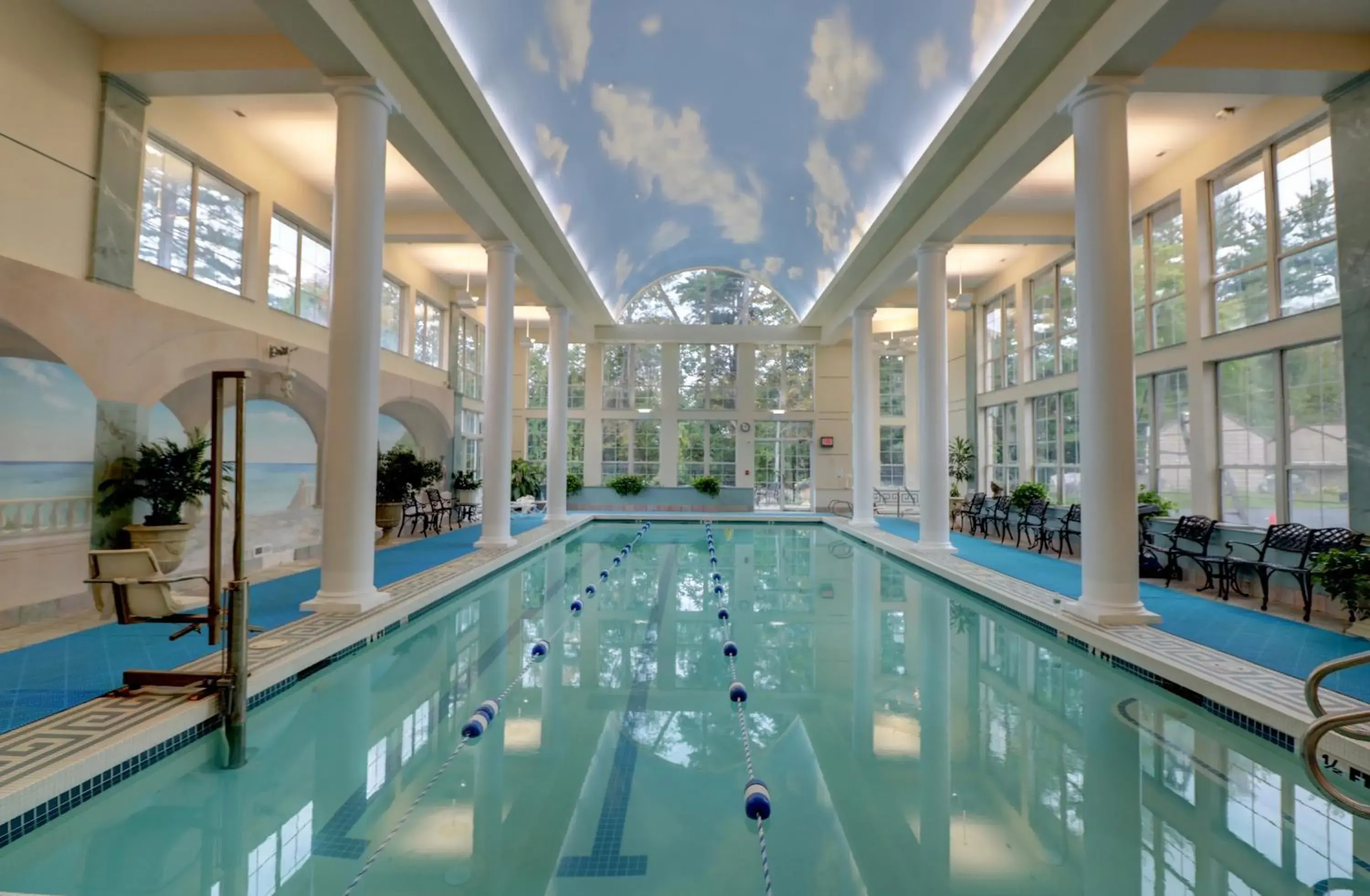 Swimming pool in Senator Inn & Spa Swimming pool in Senator Inn & Spa