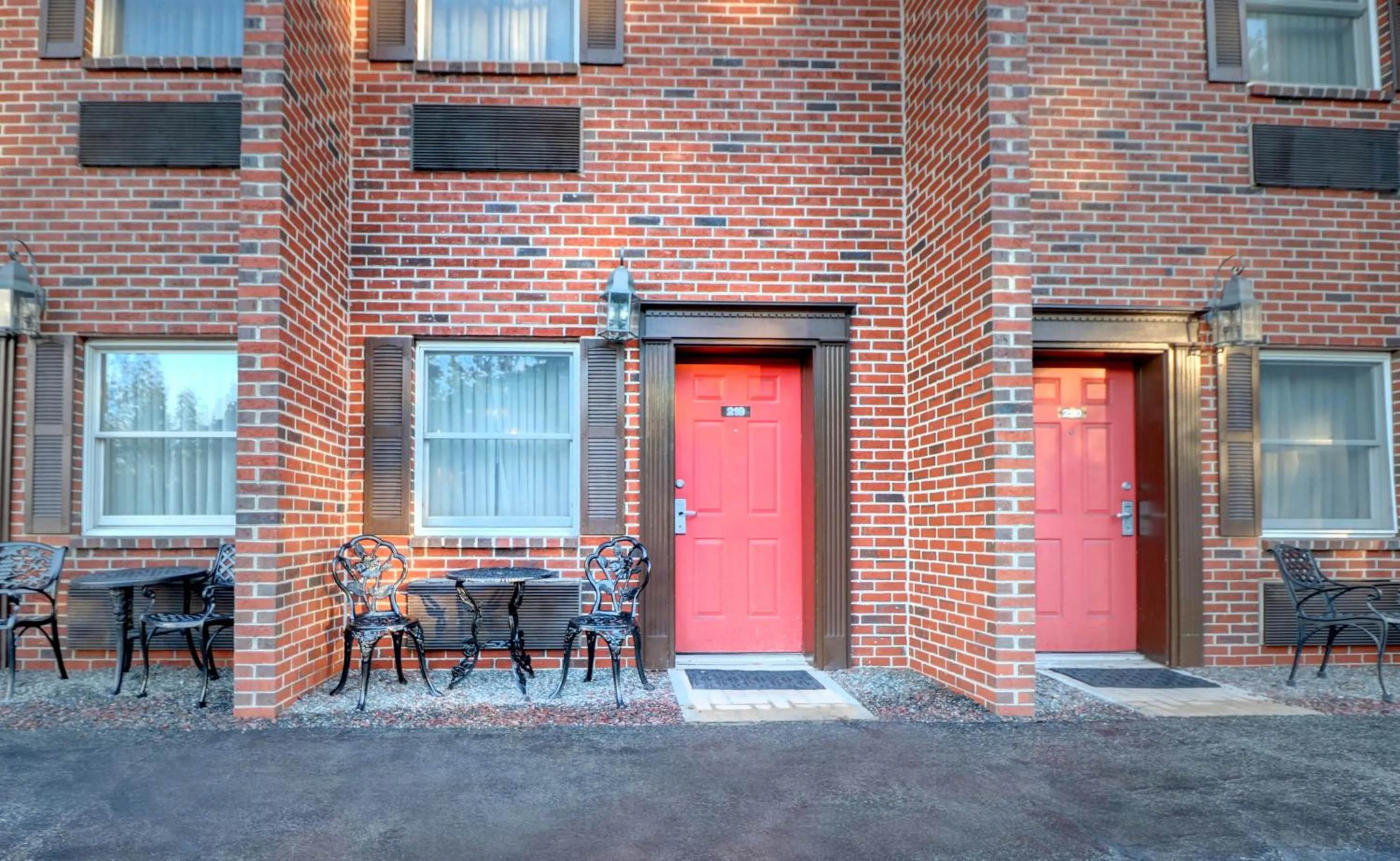 Property building in Senator Inn & Spa