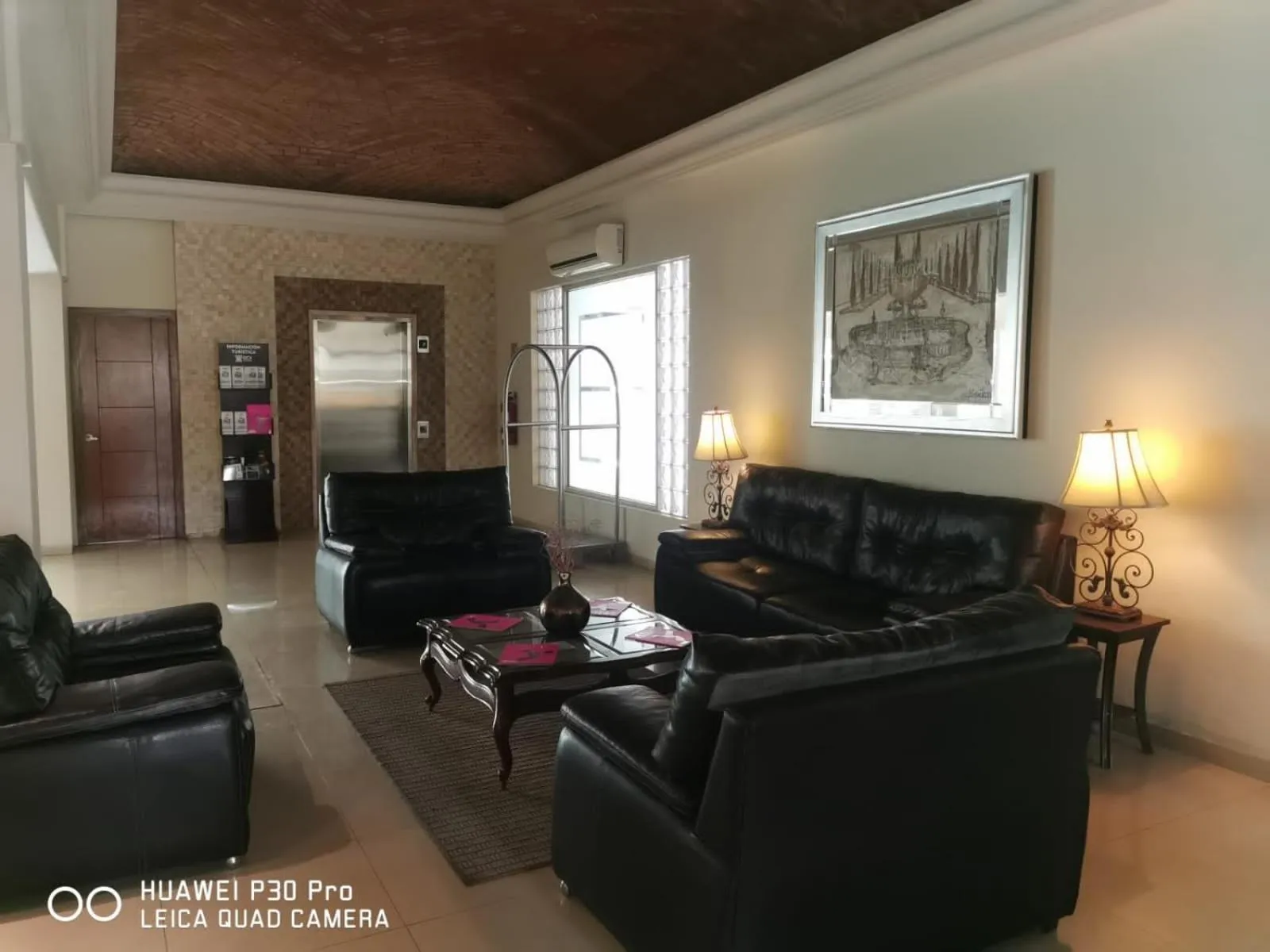 Living room in Savoy Express