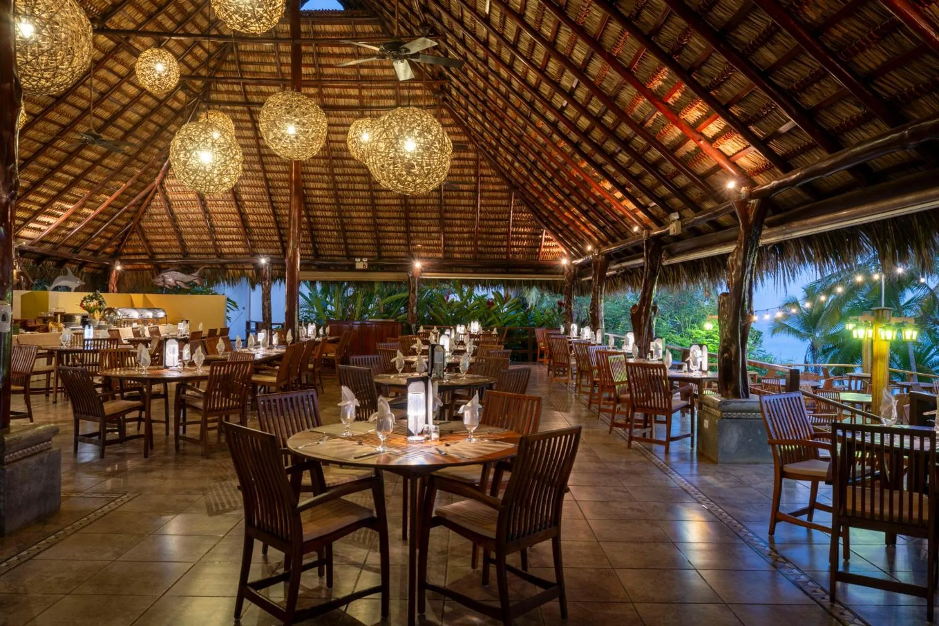 Restaurant/places to eat in Tango Mar Beachfront Boutique Hotel & Villas