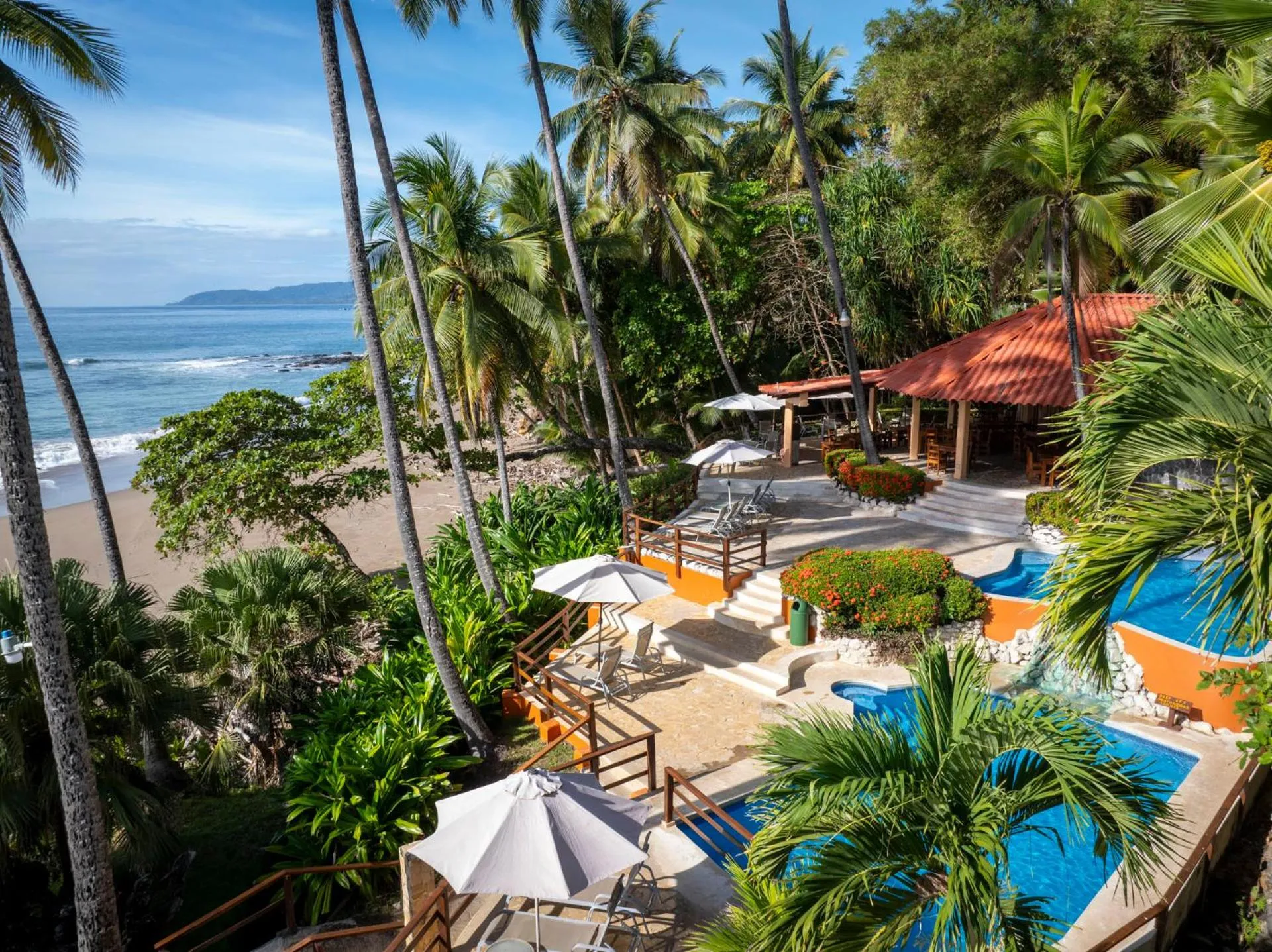 Restaurant/places to eat in Tango Mar Beachfront Boutique Hotel & Villas