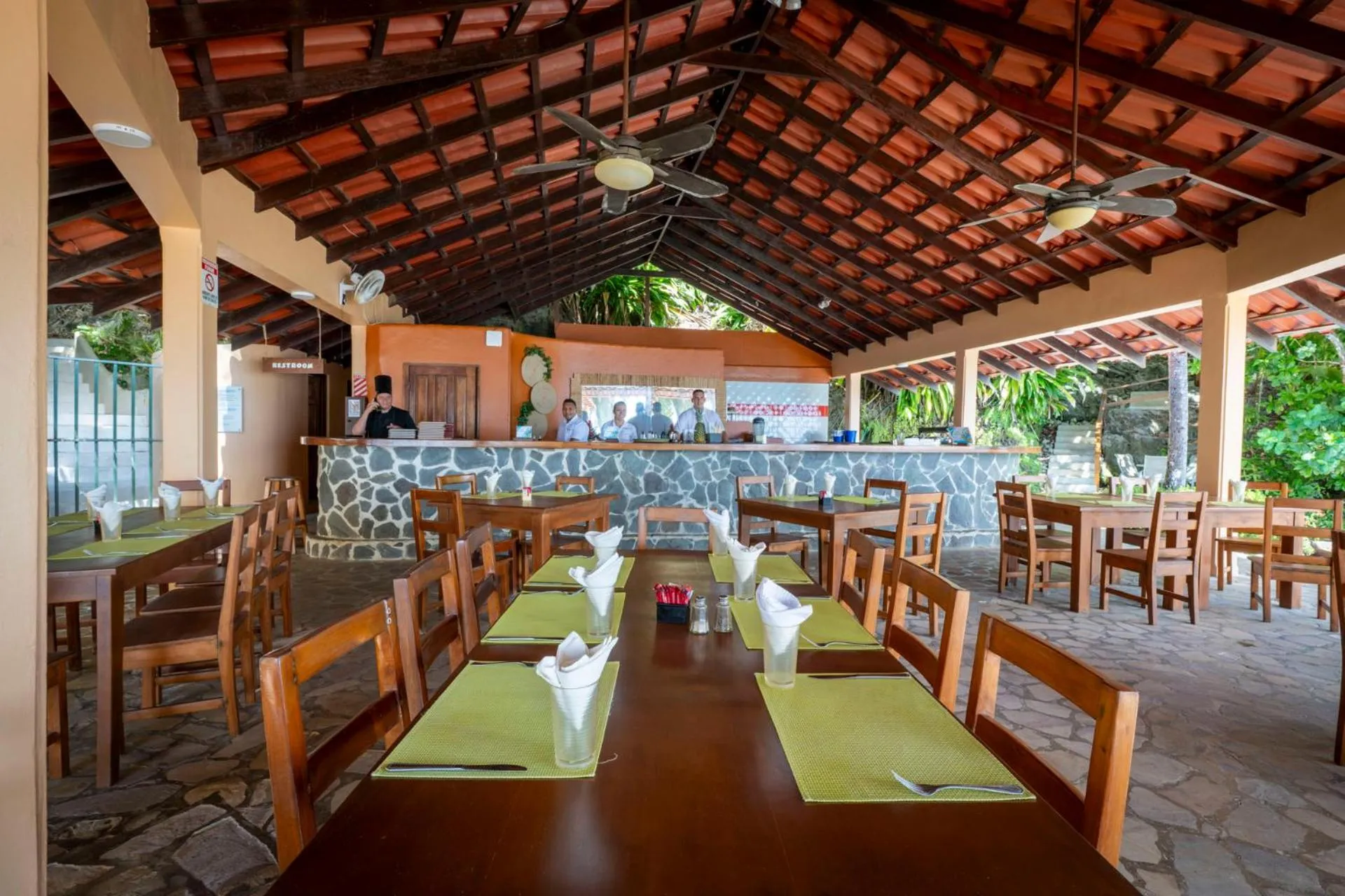 Restaurant/places to eat in Tango Mar Beachfront Boutique Hotel & Villas