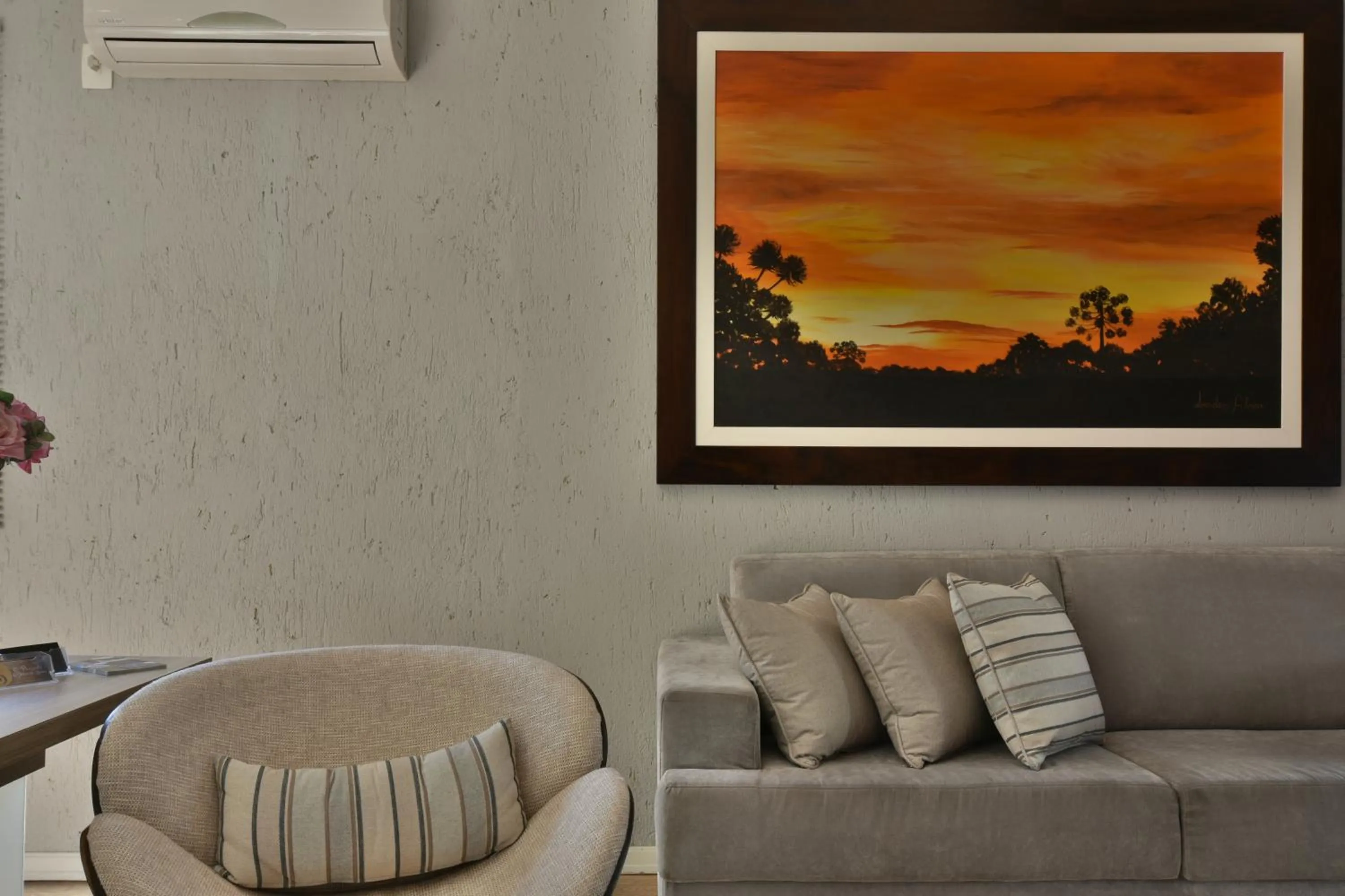 Communal lounge/ TV room in Pousada Solar Viena