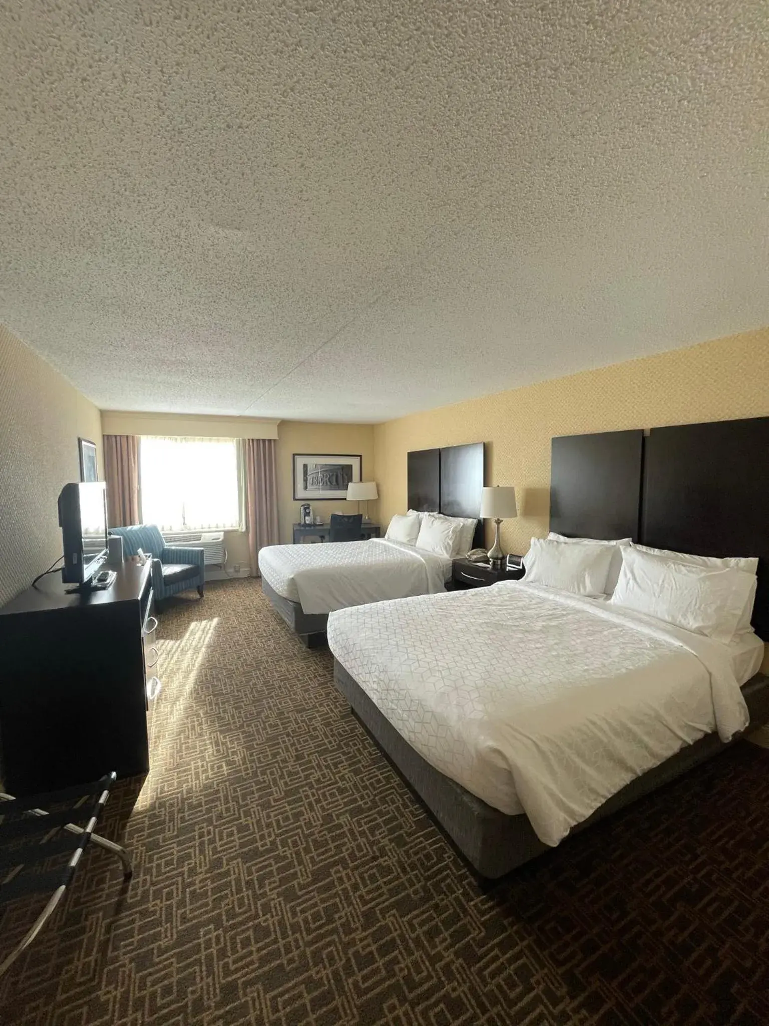 Photo of the whole room, Bed in Holiday Inn Express Philadelphia Penn's Landing by IHG Photo of the whole room, Bed in Holiday Inn Express Philadelphia Penn's Landing by IHG