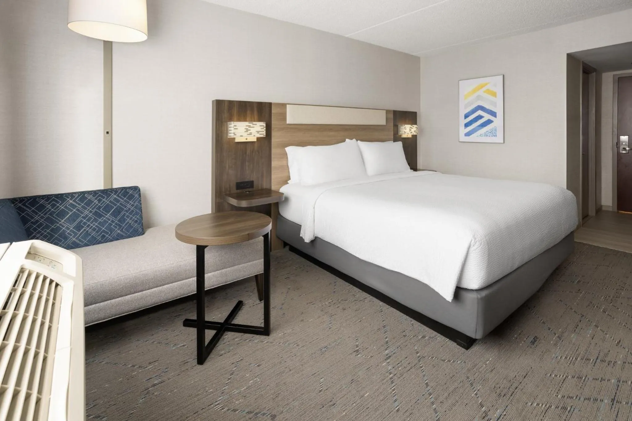 Photo of the whole room, Bed in Holiday Inn Express Philadelphia Penn's Landing by IHG
