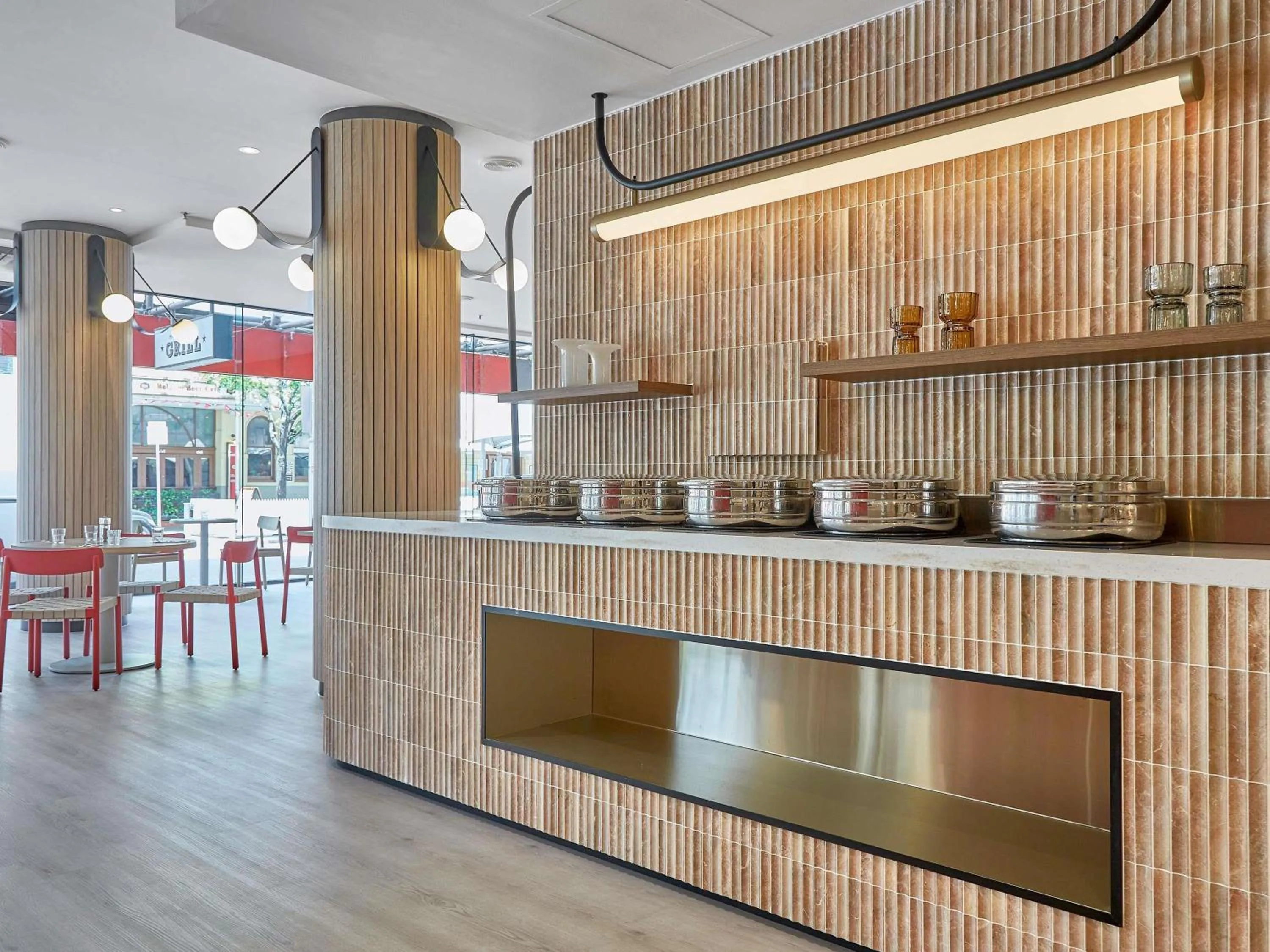 Restaurant/places to eat in ibis Perth