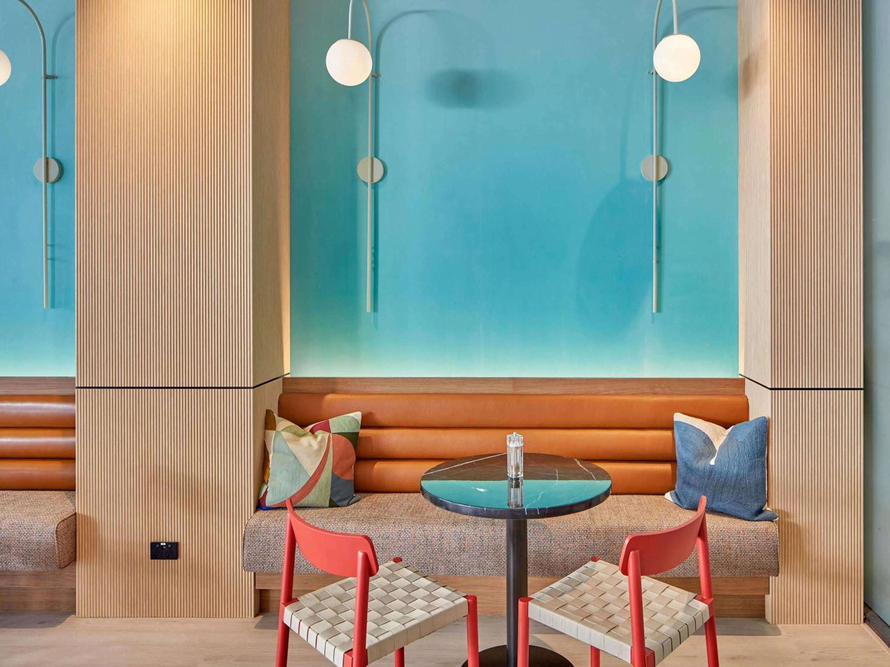 Lounge or bar in ibis Perth